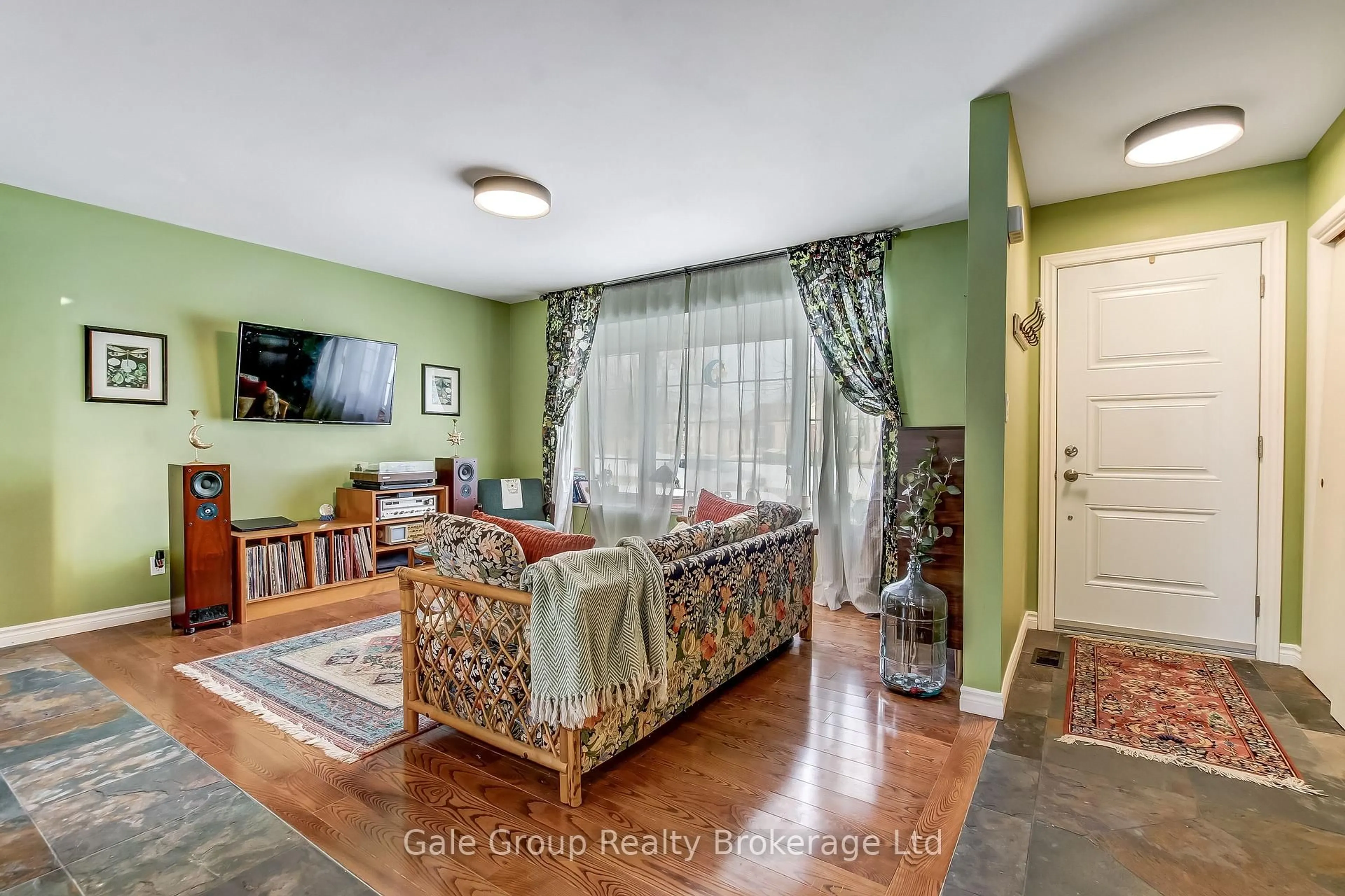 Living room with furniture, unknown for 788 Gladstone Dr, Woodstock Ontario N4S 5T2