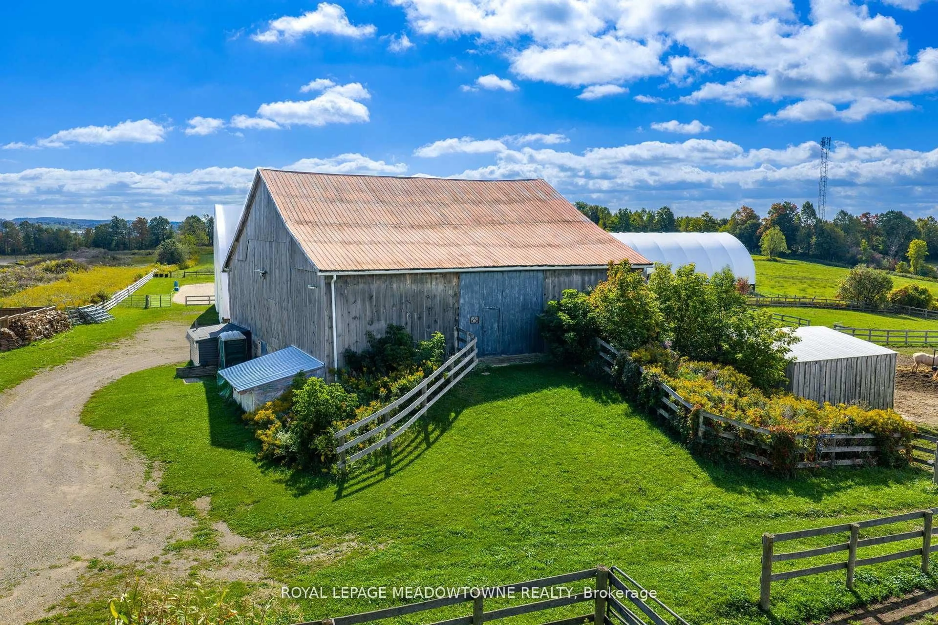 A pic from outside/outdoor area/front of a property/back of a property/a pic from drone, building for 8863 Wellington 124 Rd, Erin Ontario N1H 6H7
