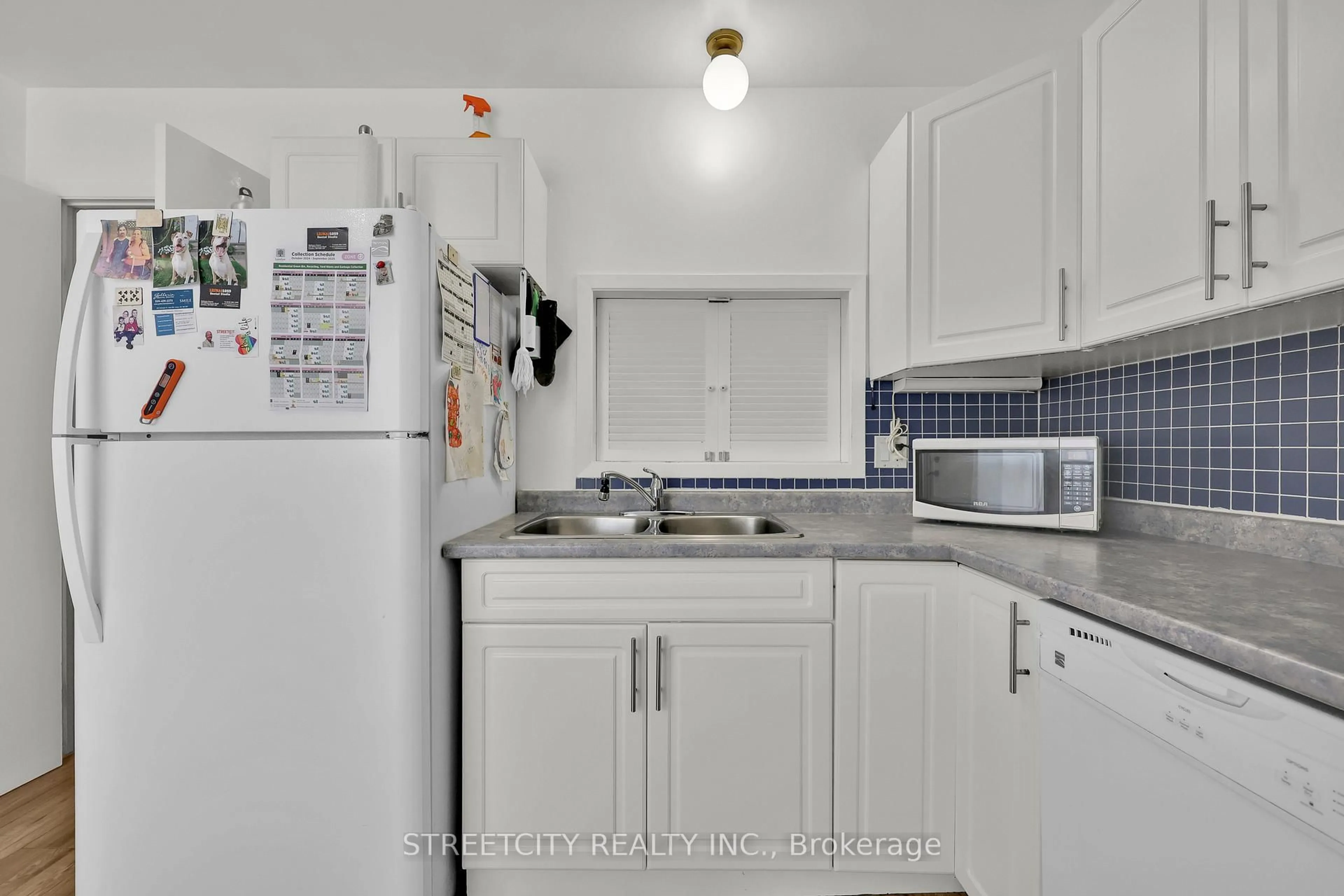 Standard kitchen, unknown for 253 Taylor St #8, London East Ontario N5Y 2J6