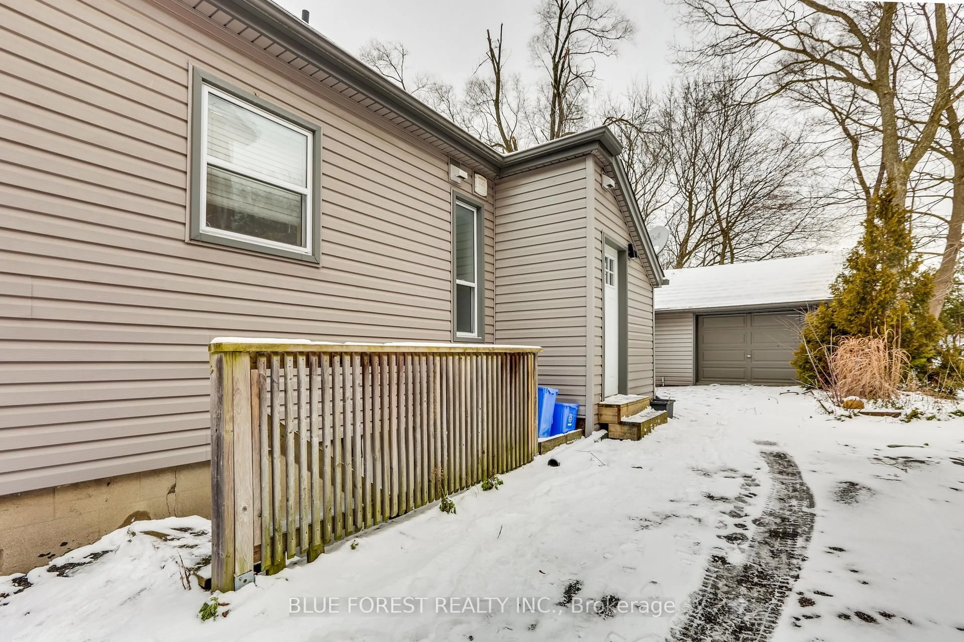 Unknown for 17 McDonald Ave, London North Ontario N6G 1A9