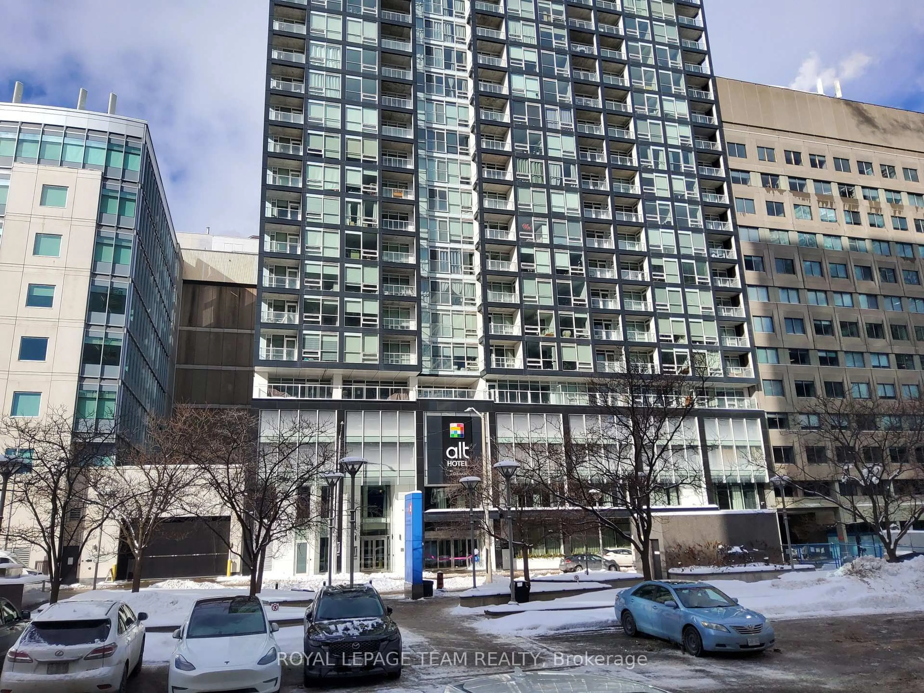 Indoor foyer for 199 Slater St #2204, Ottawa Ontario K1P 0C8