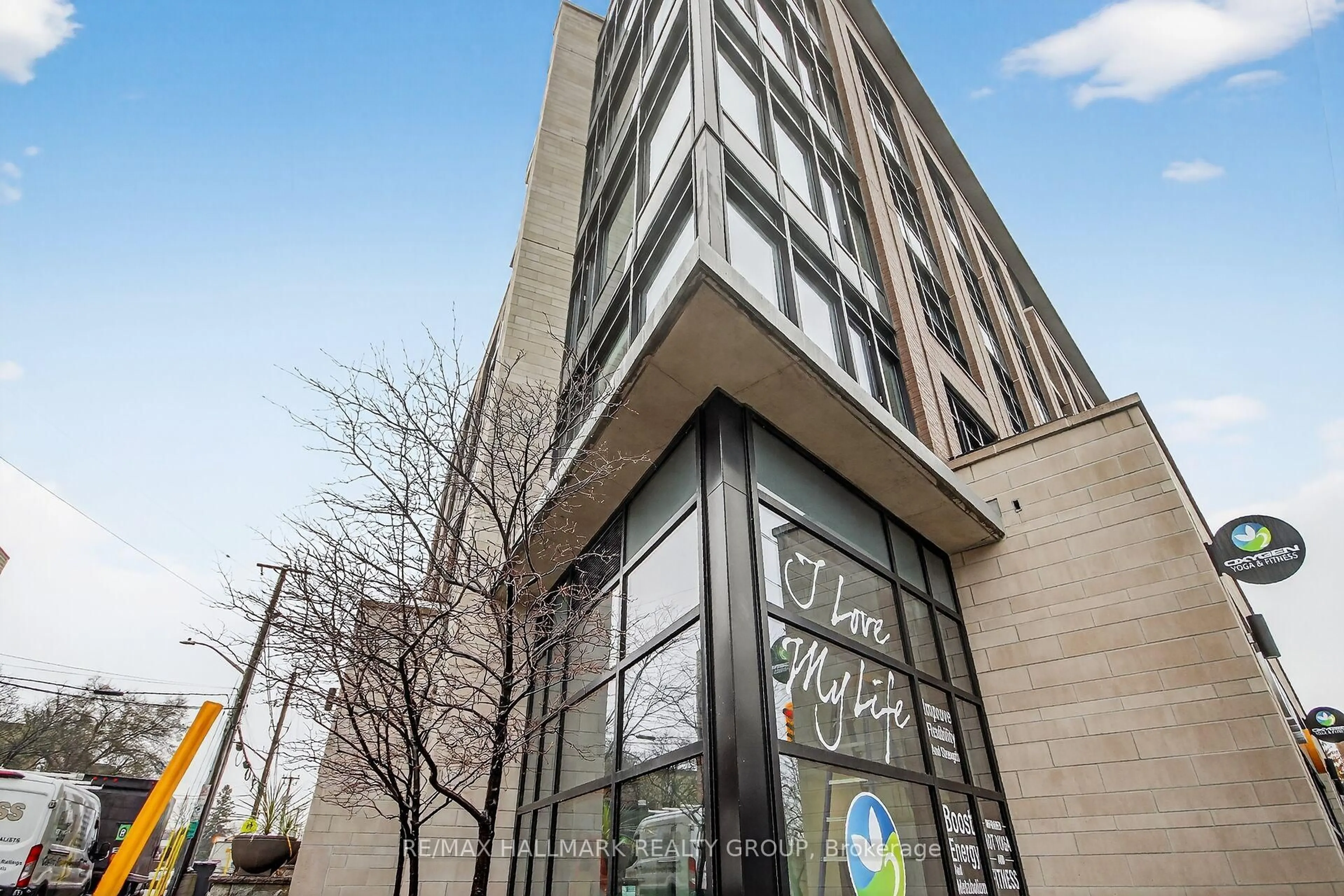 Indoor foyer for 10 Rosemount Ave #503, Ottawa Ontario K1Y 4G9