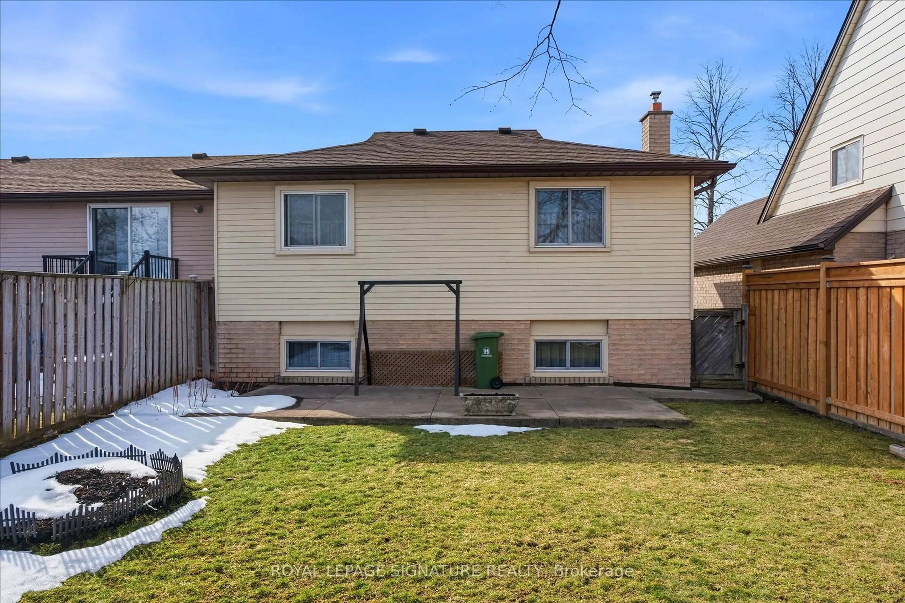 Unknown for 40 Lyton Cres, Hamilton Ontario L8J 2C9