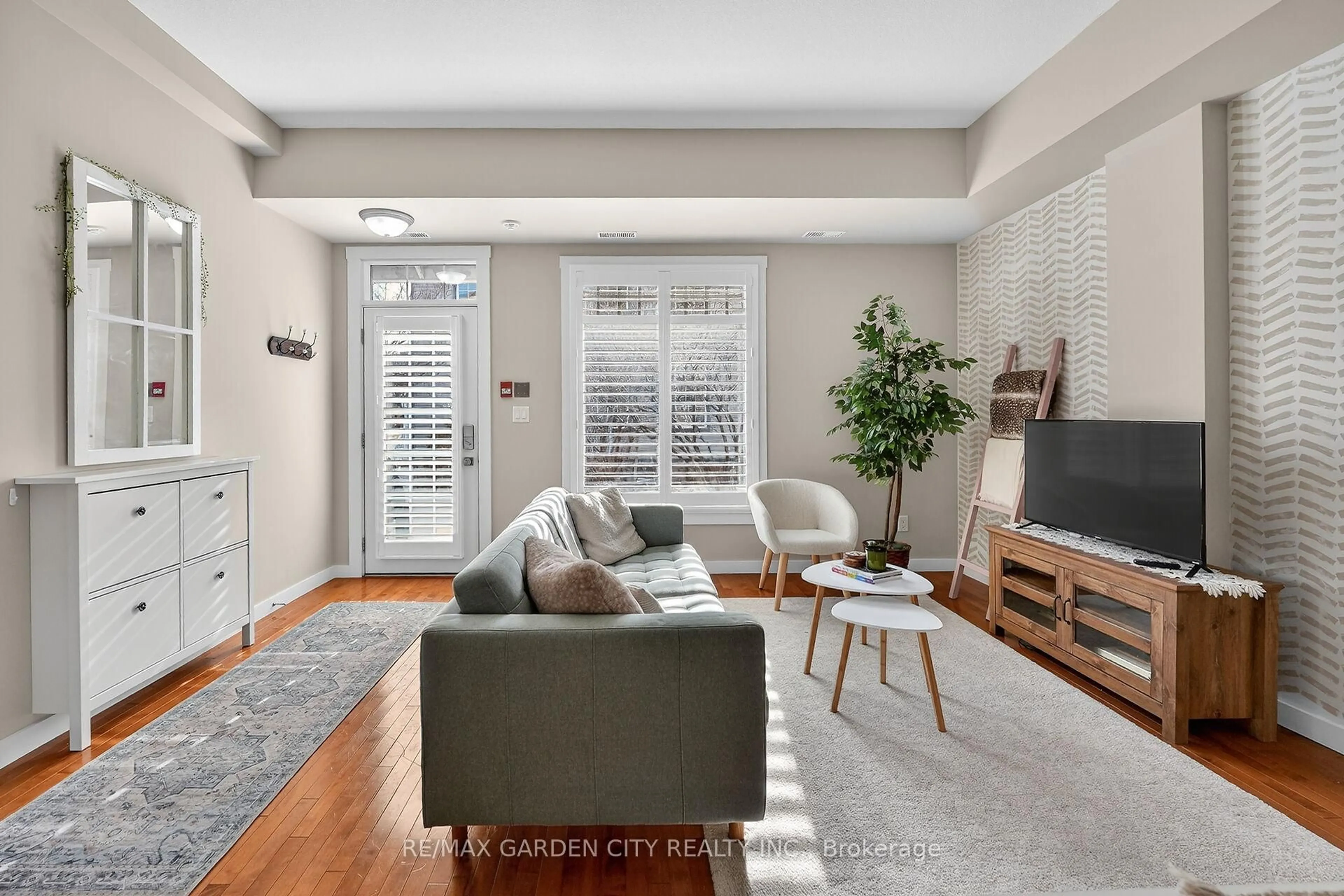 Living room with furniture, unknown for 49 Ontario St #11, Grimsby Ontario L3M 3H2