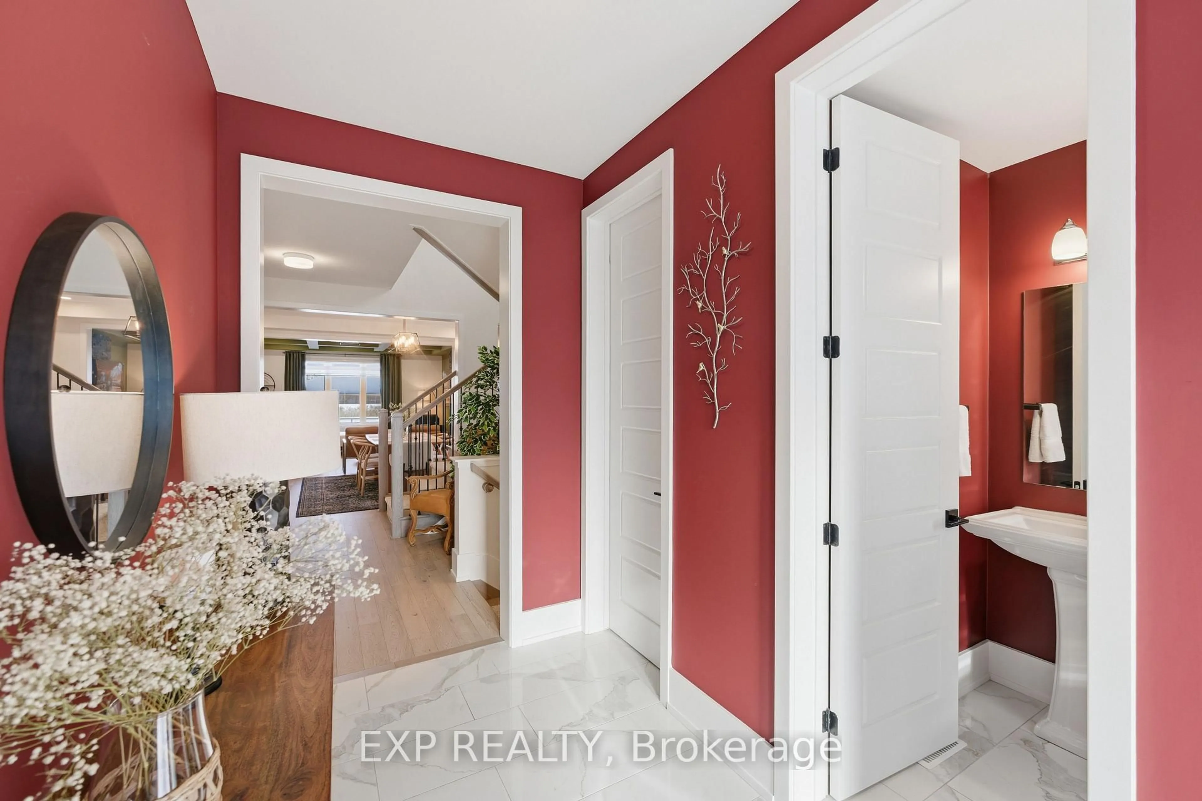 Indoor entryway for 144 Unity Pl, Ottawa Ontario K2S 2Y8