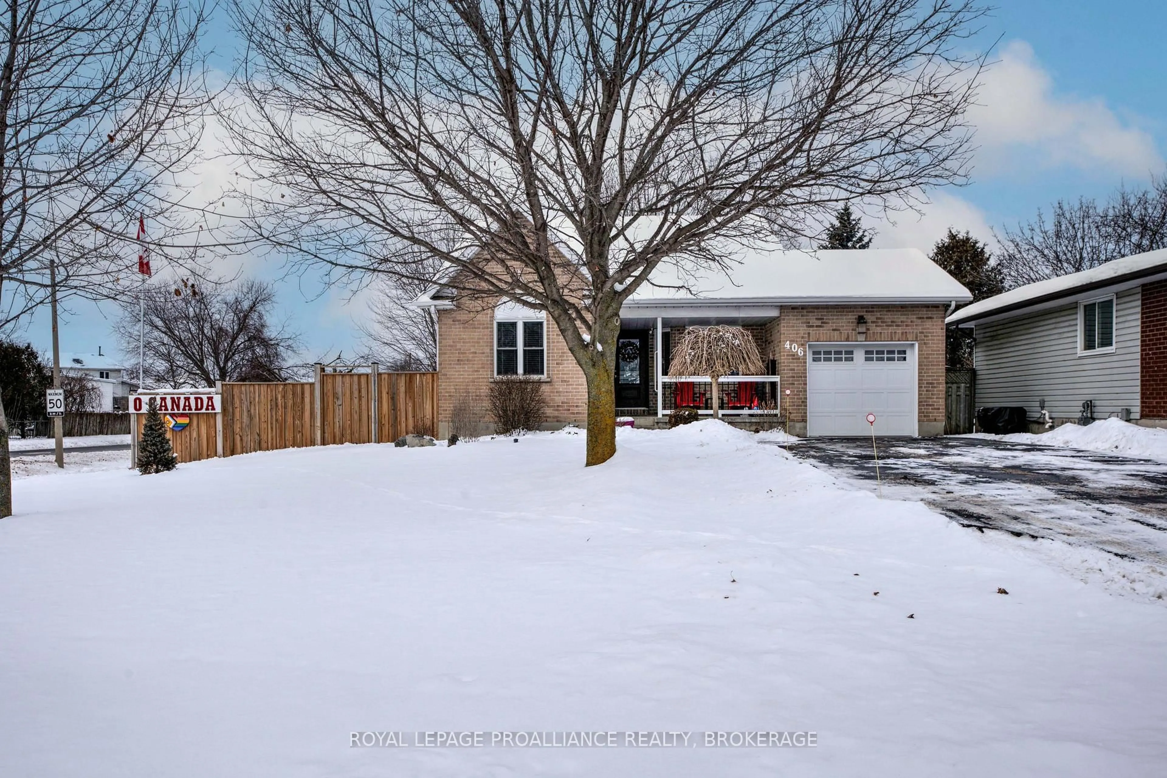 A pic from outside/outdoor area/front of a property/back of a property/a pic from drone, street for 406 Waterloo Dr, Kingston Ontario K7M 8K7