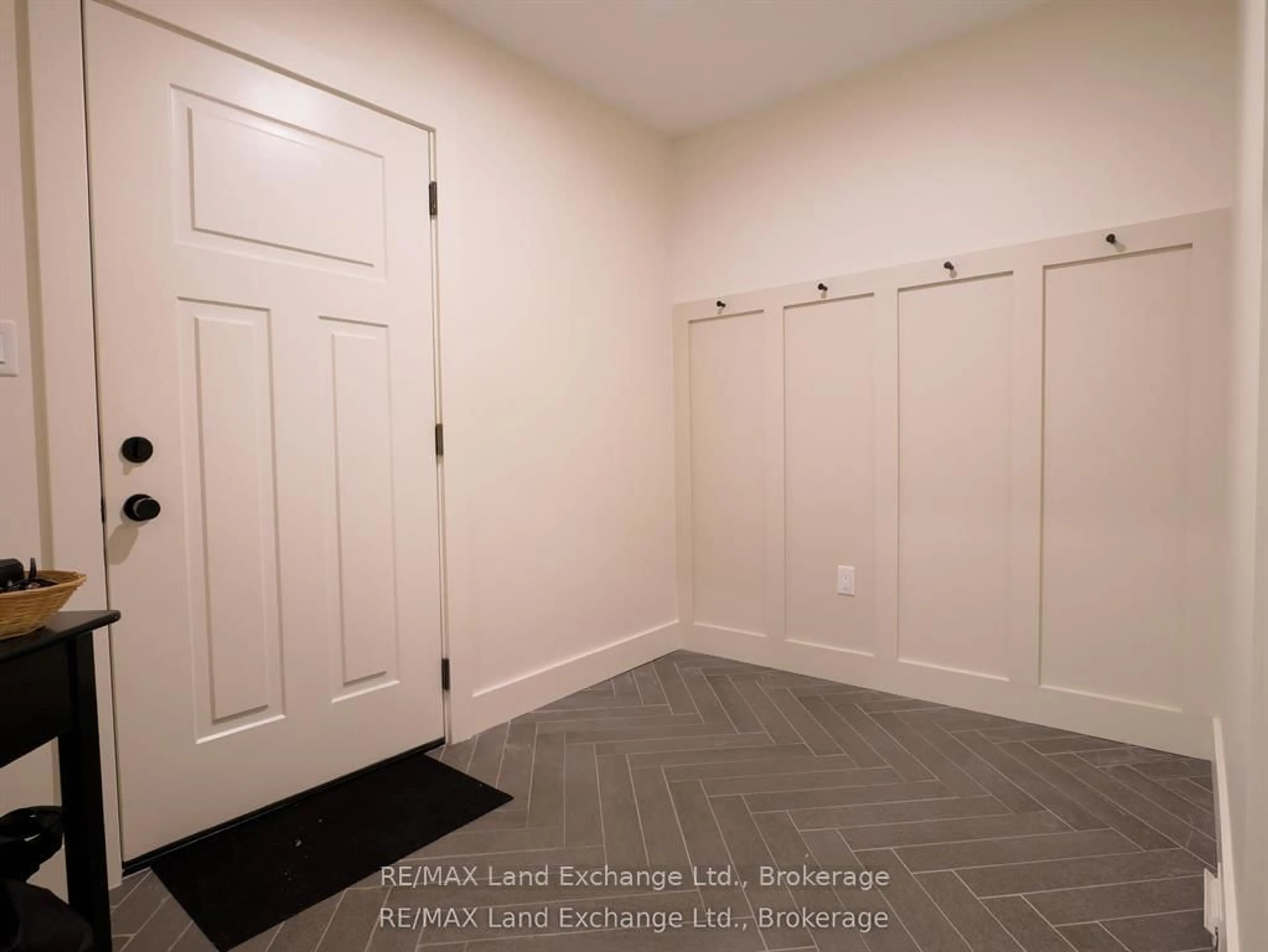 A pic of a room for 72 Ottawa Ave, Saugeen Shores Ontario N0H 2L0