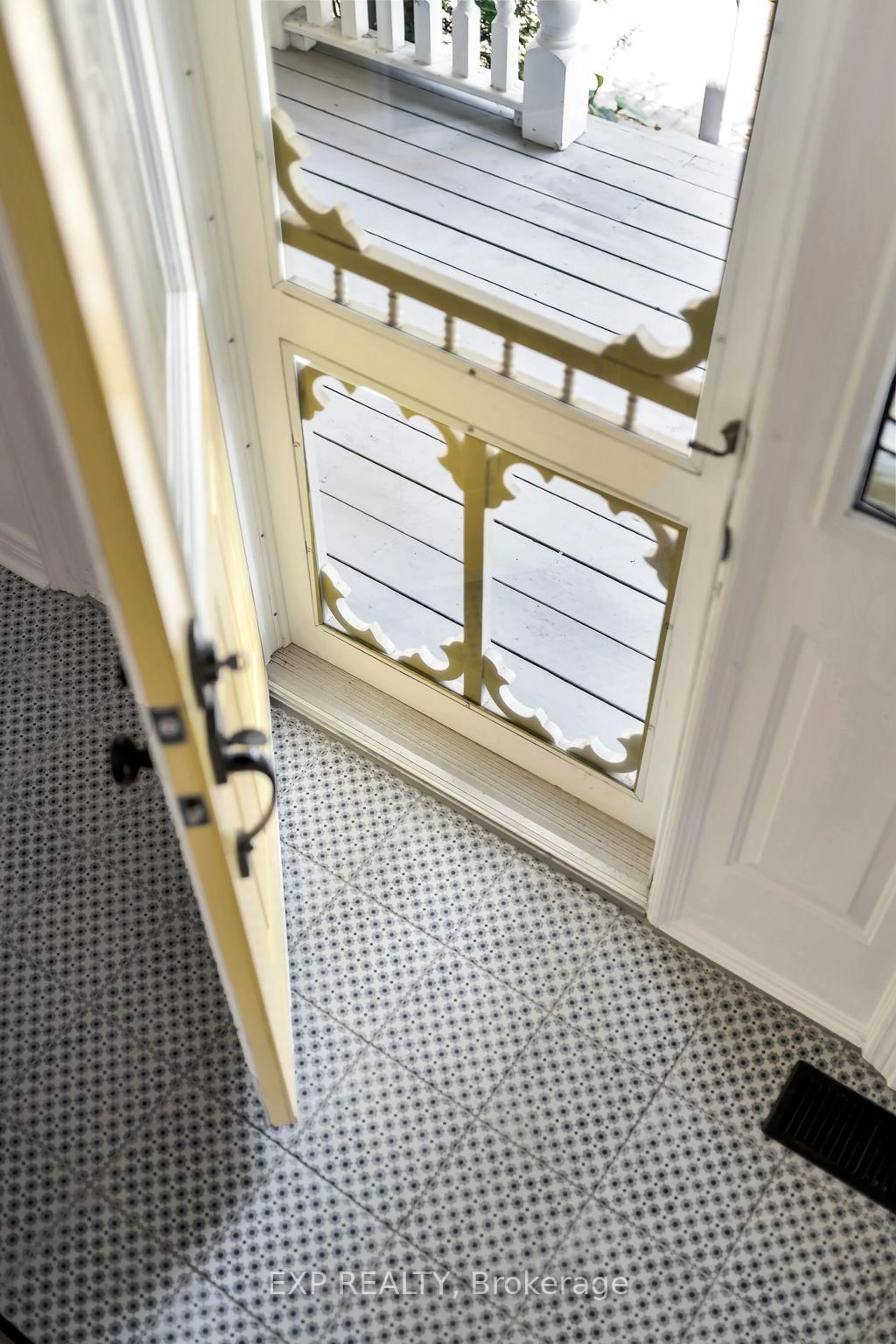 Indoor entryway for 18 Queen St, Prince Edward County Ontario K0K 2T0