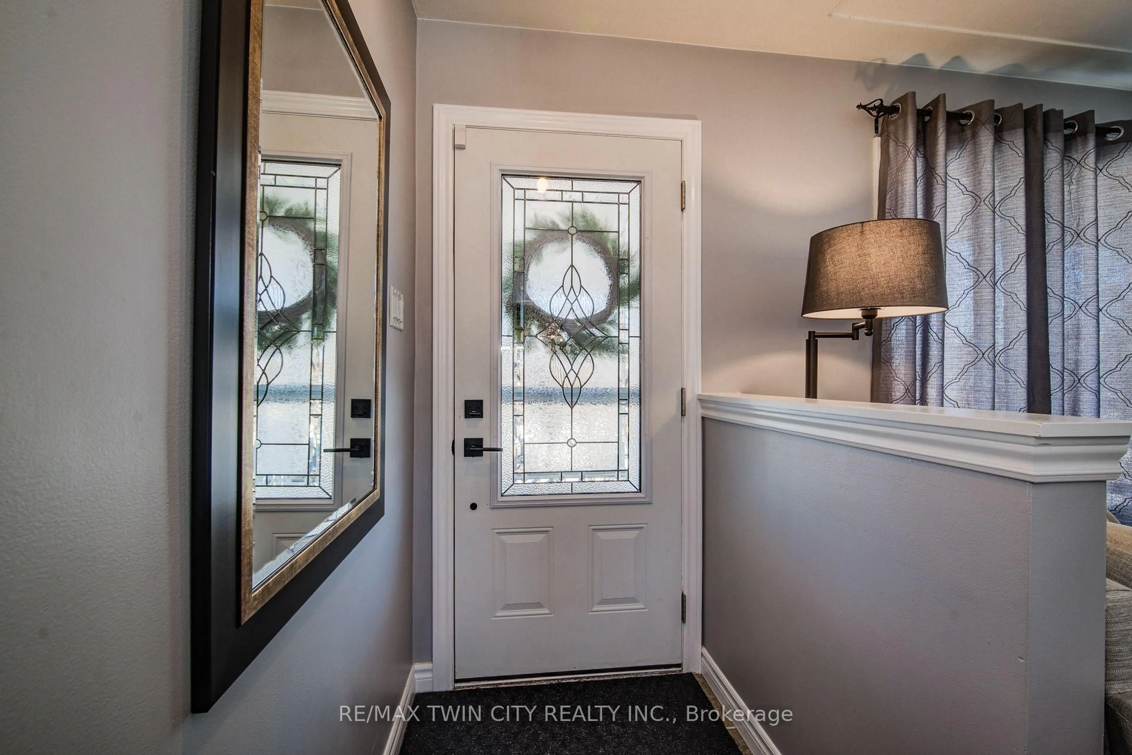 Indoor entryway for 18 Duncairn Ave, Kitchener Ontario N2M 4S4