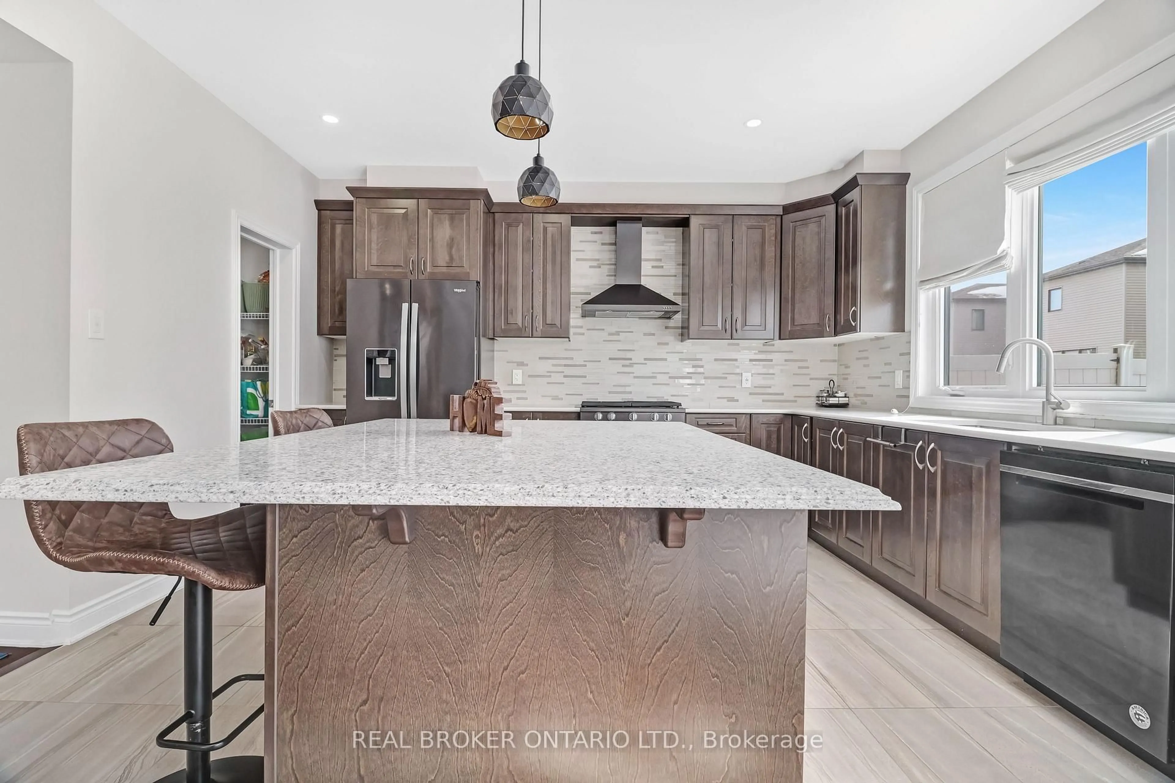 Open concept kitchen, ceramic/tile floor for 642 Continental Ave, Ottawa Ontario K2S 1B6