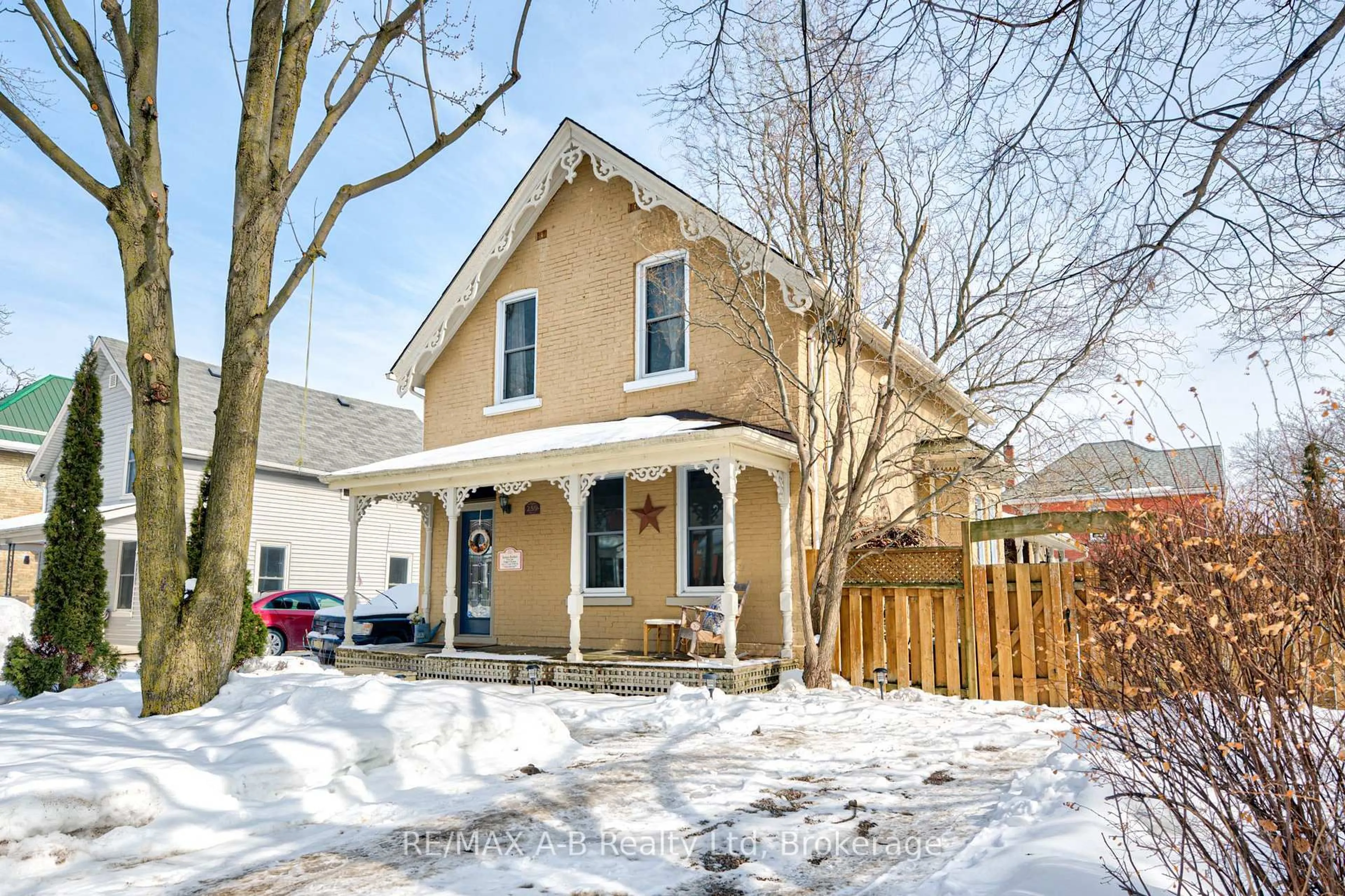 Unknown for 259 Nile St, Stratford Ontario N5A 4G2