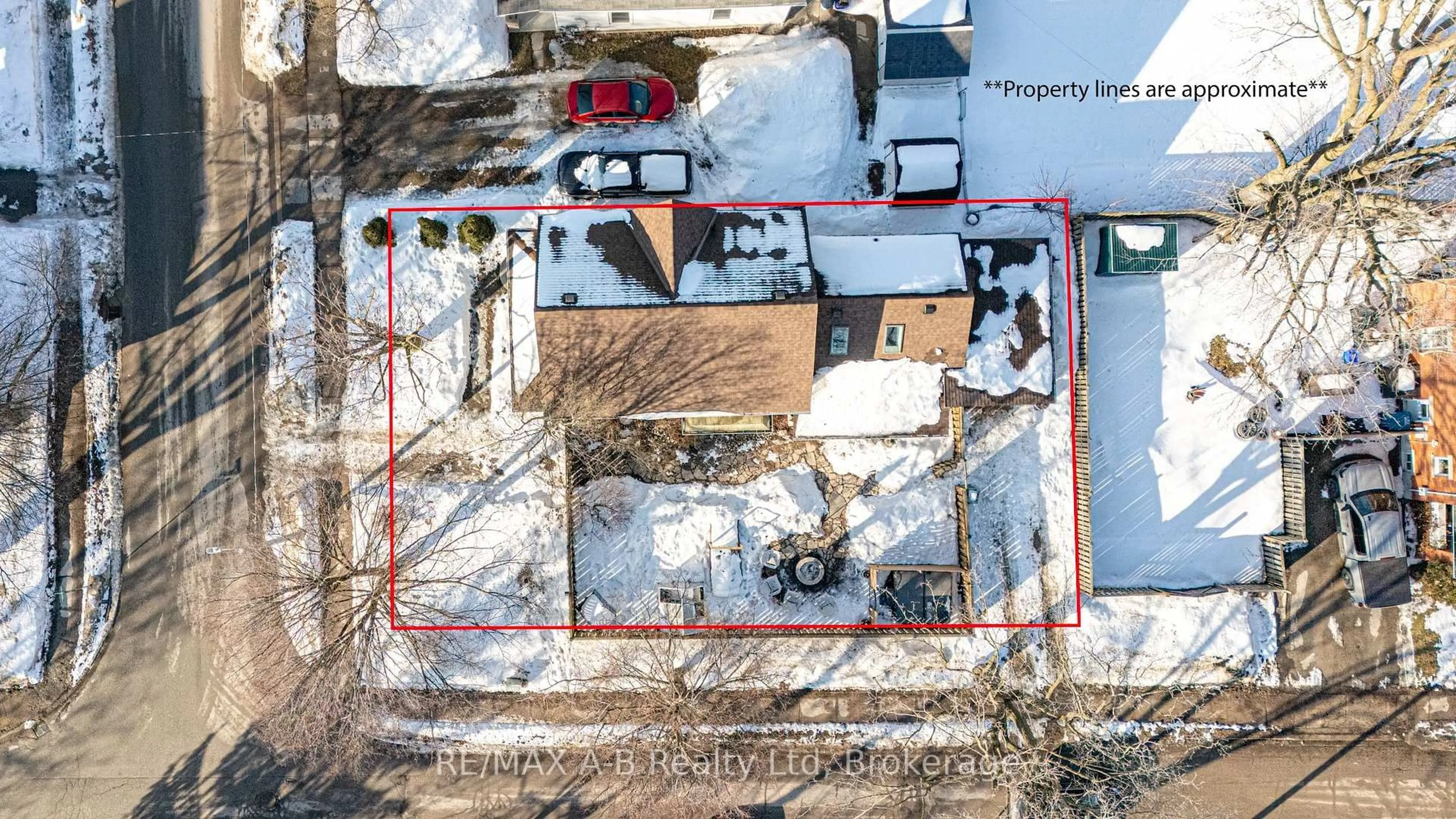 A pic from outside/outdoor area/front of a property/back of a property/a pic from drone, building for 259 Nile St, Stratford Ontario N5A 4G2
