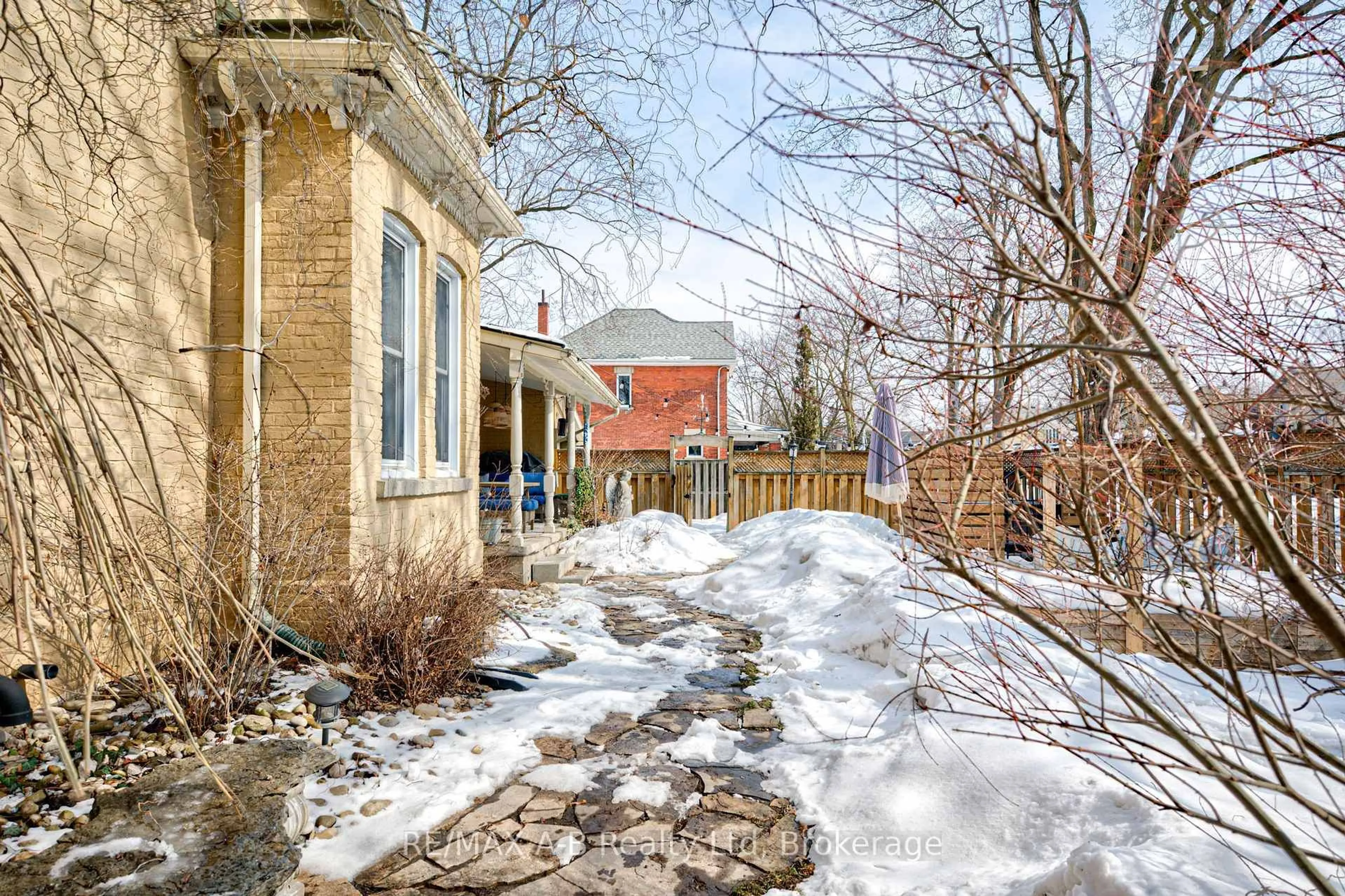 Unknown for 259 Nile St, Stratford Ontario N5A 4G2