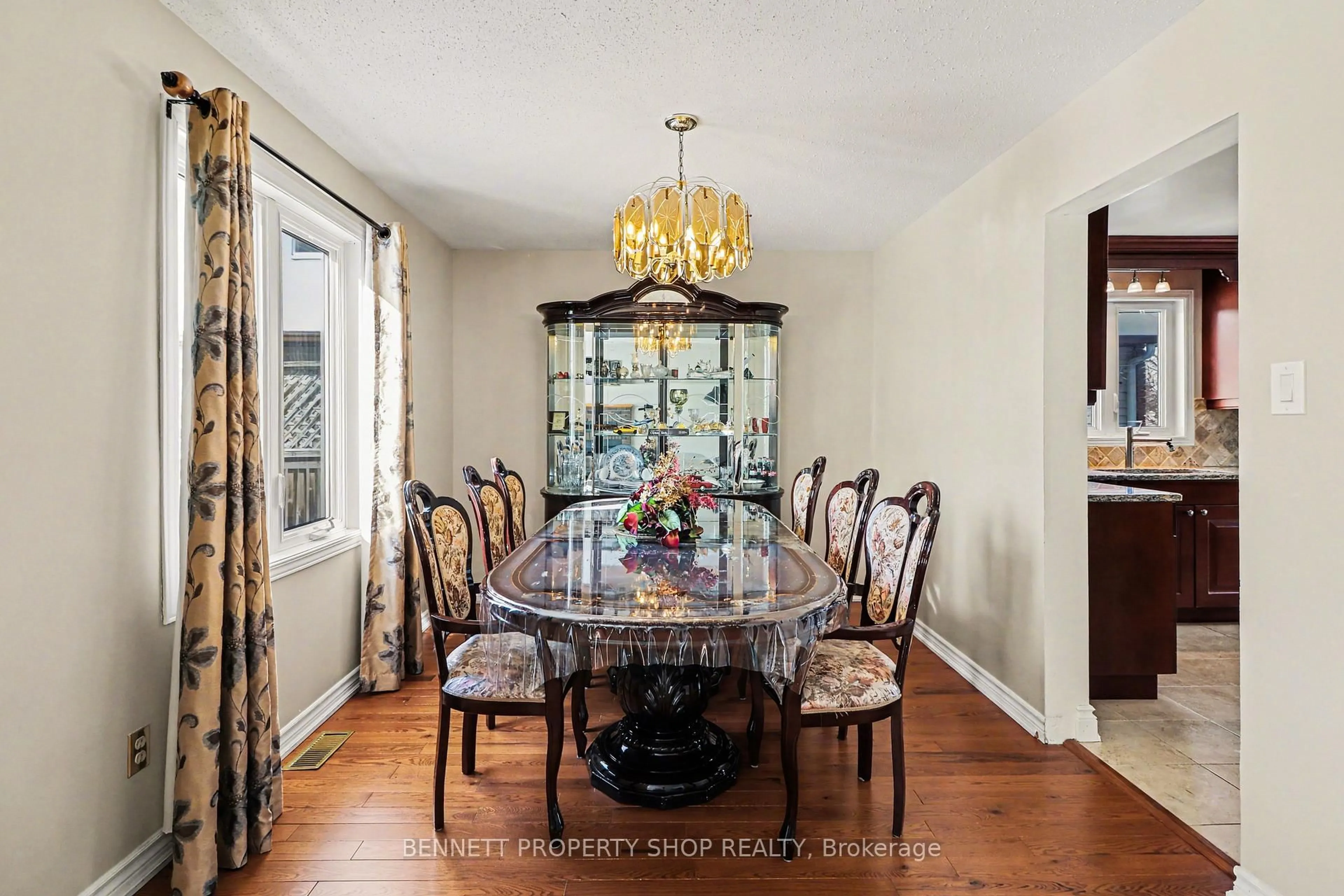 Dining room, ceramic/tile floor for 1408 Eastcliffe Way, Gloucester Ontario K1B 5H6