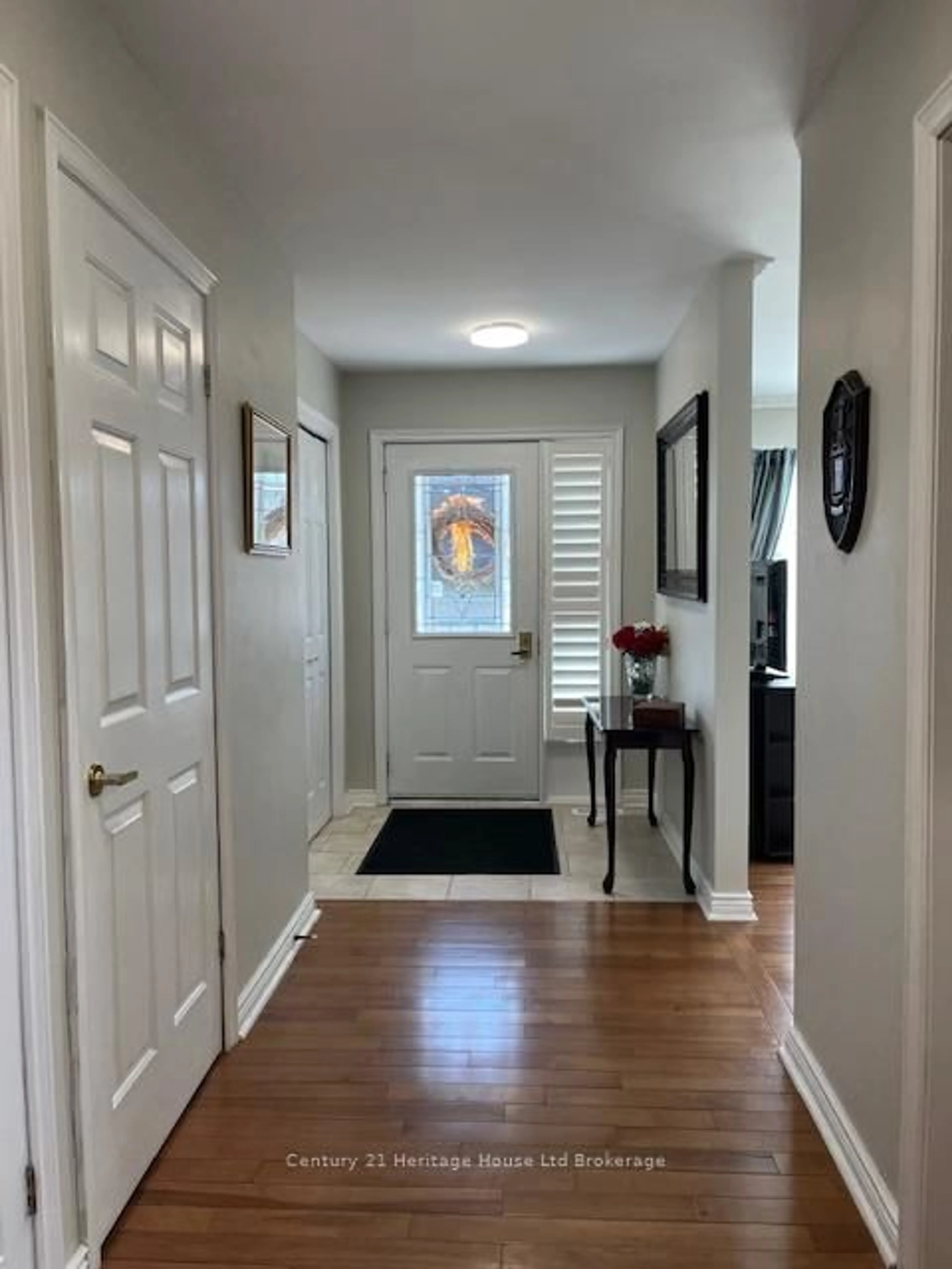 Indoor entryway for 65 Edwin Cres, Tillsonburg Ontario N4G 5H2