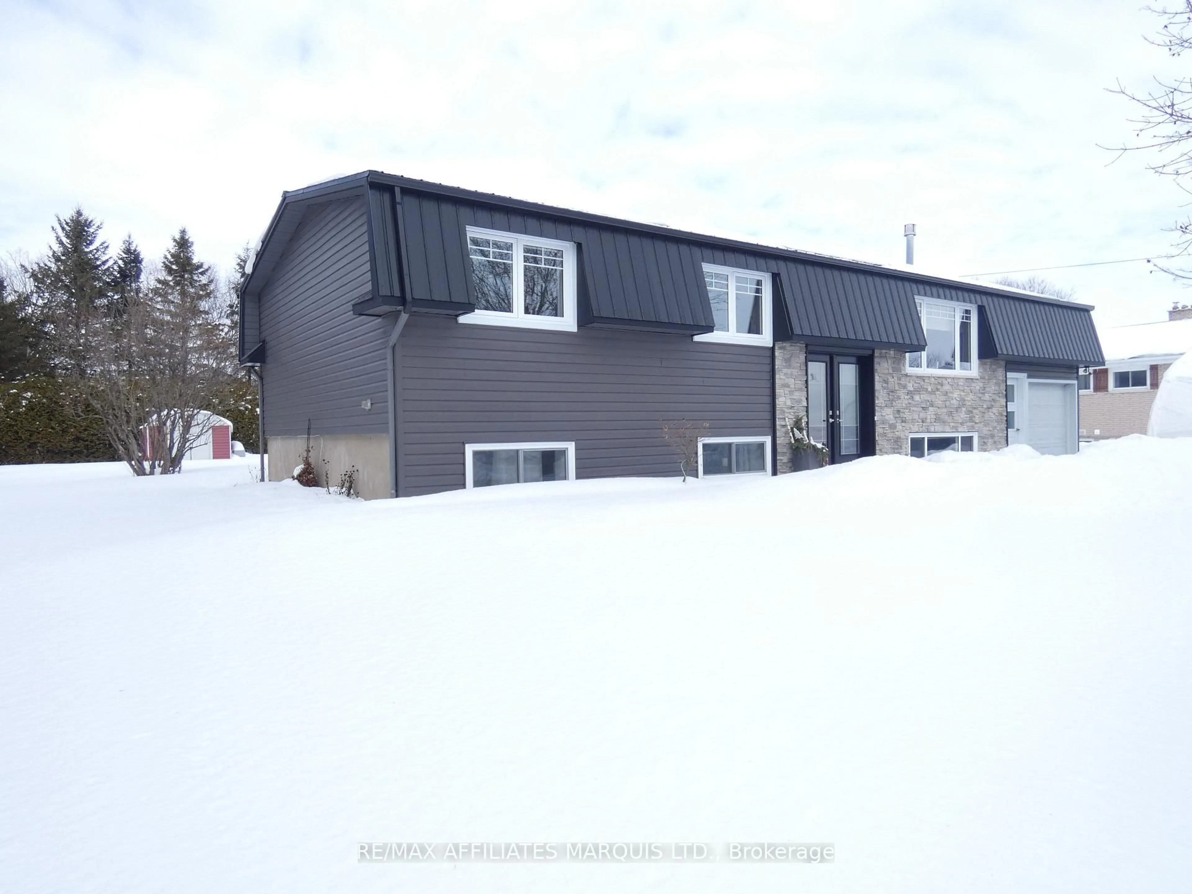Unknown for 20391 Park Cres, South Glengarry Ontario K0C 1L0