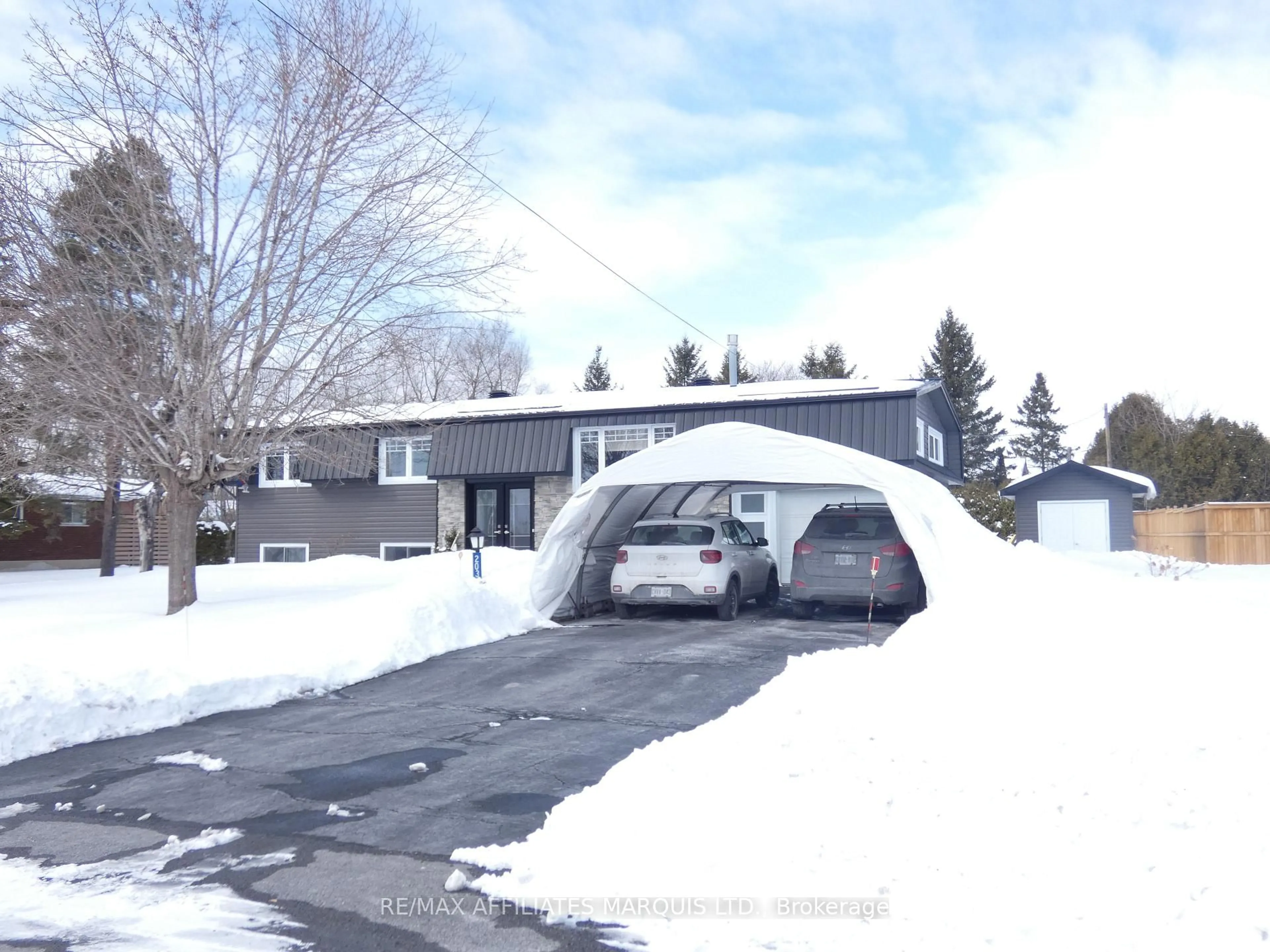 Indoor garage for 20391 Park Cres, South Glengarry Ontario K0C 1L0