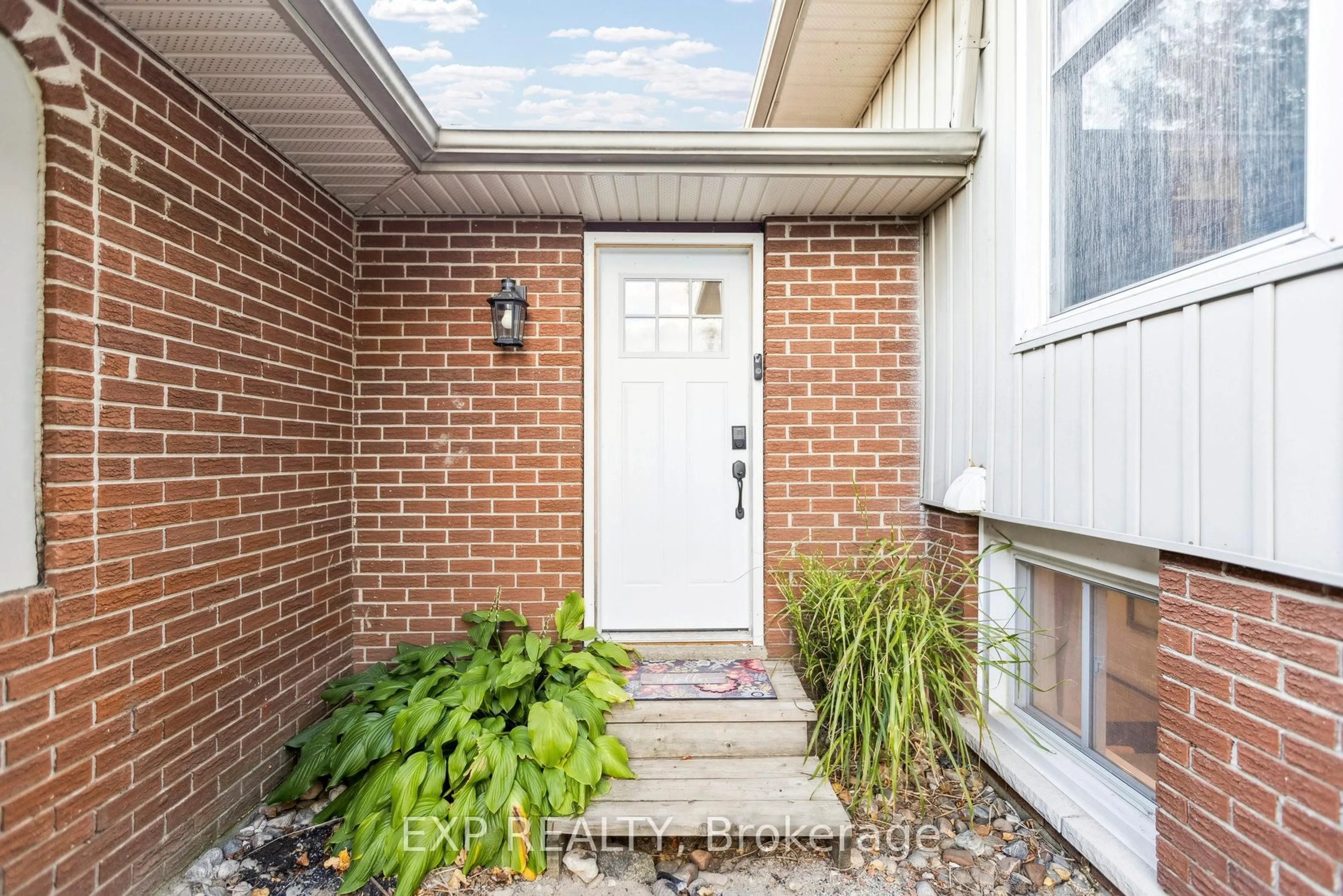 Indoor entryway for 7429 Sideroad 20 Sdrd, Mapleton Ontario N0B 1A0