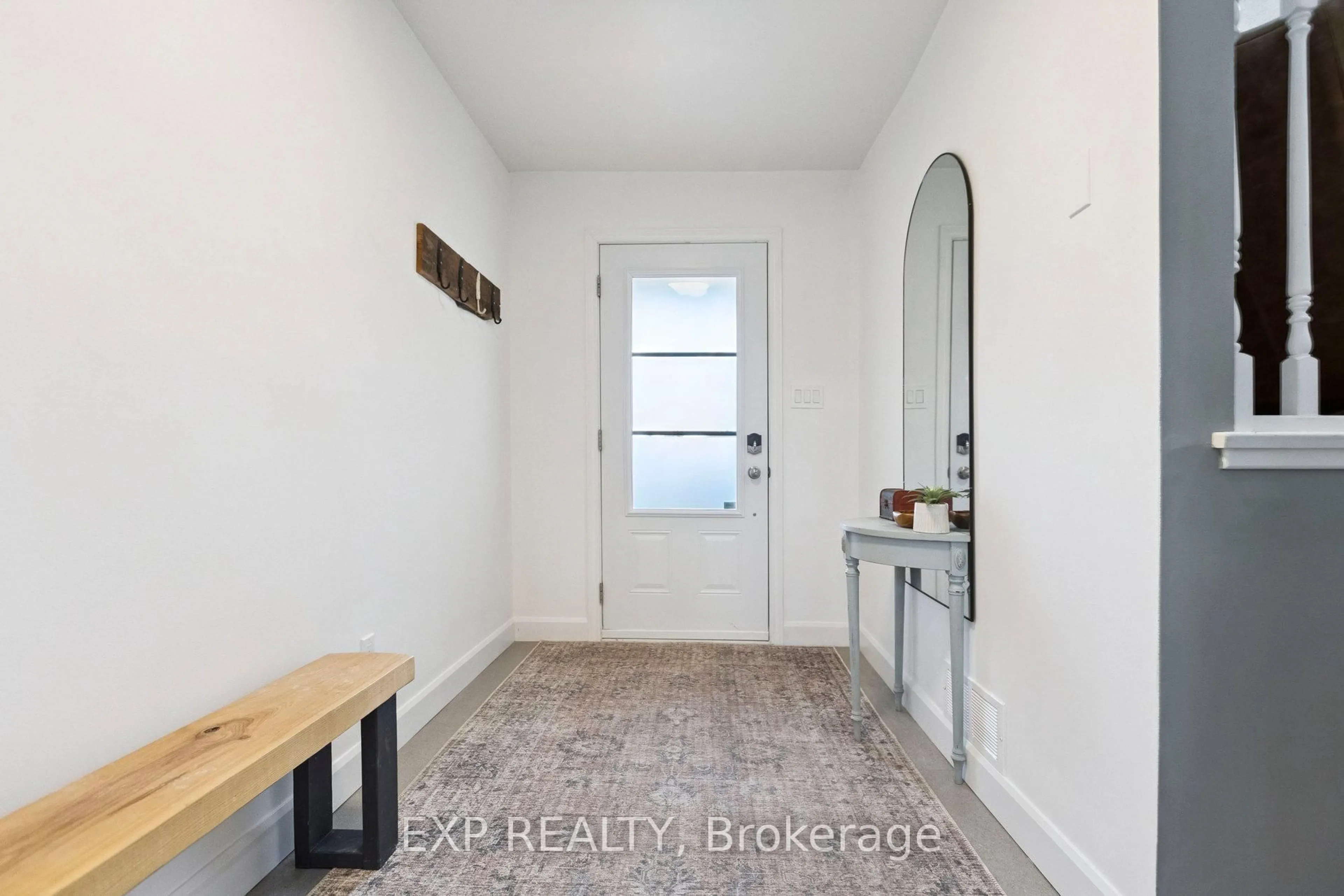 Indoor entryway for 7429 Sideroad 20 Sdrd, Mapleton Ontario N0B 1A0