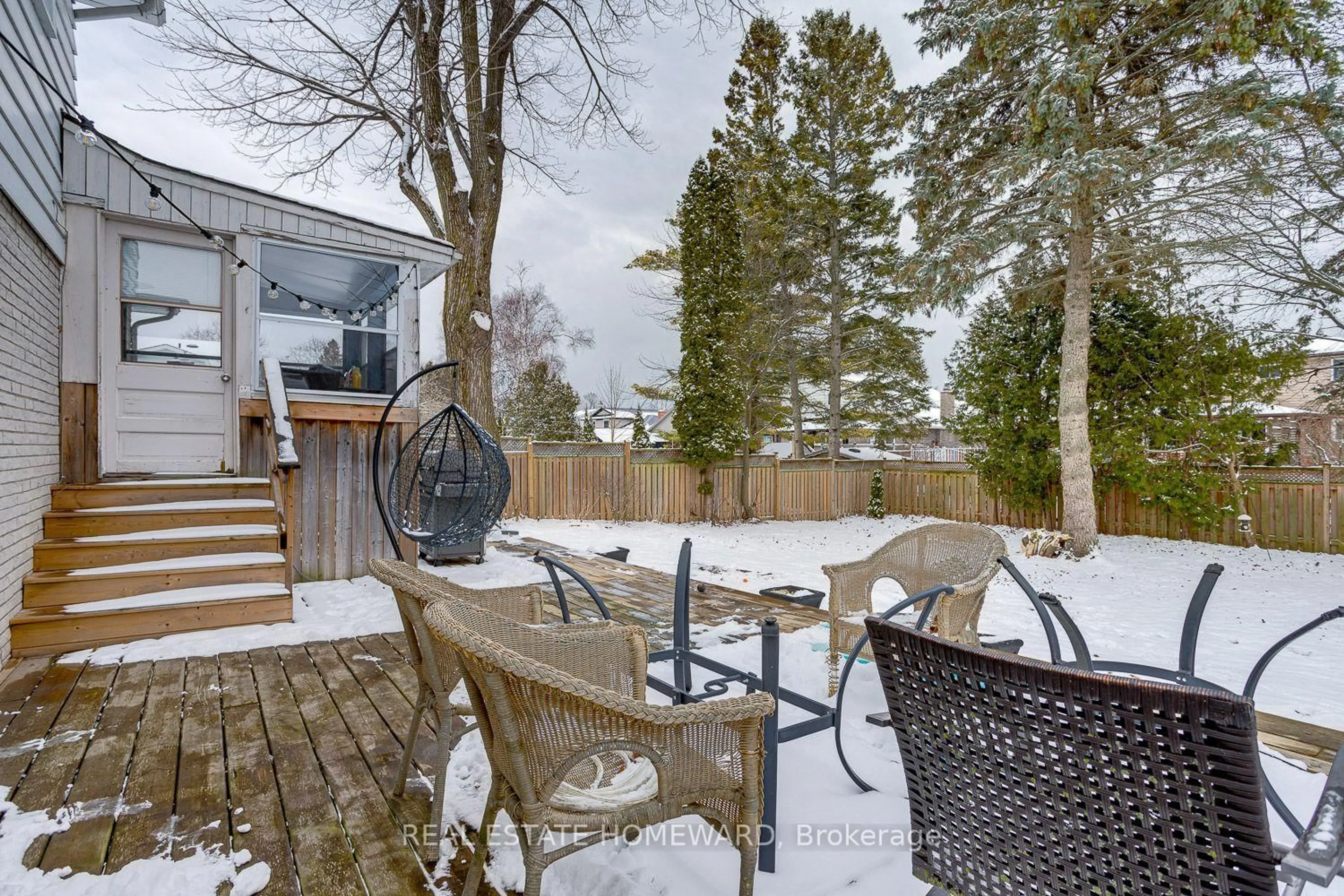 Patio, street for 21 Glen Watford Rd, Cobourg Ontario K9A 4S4