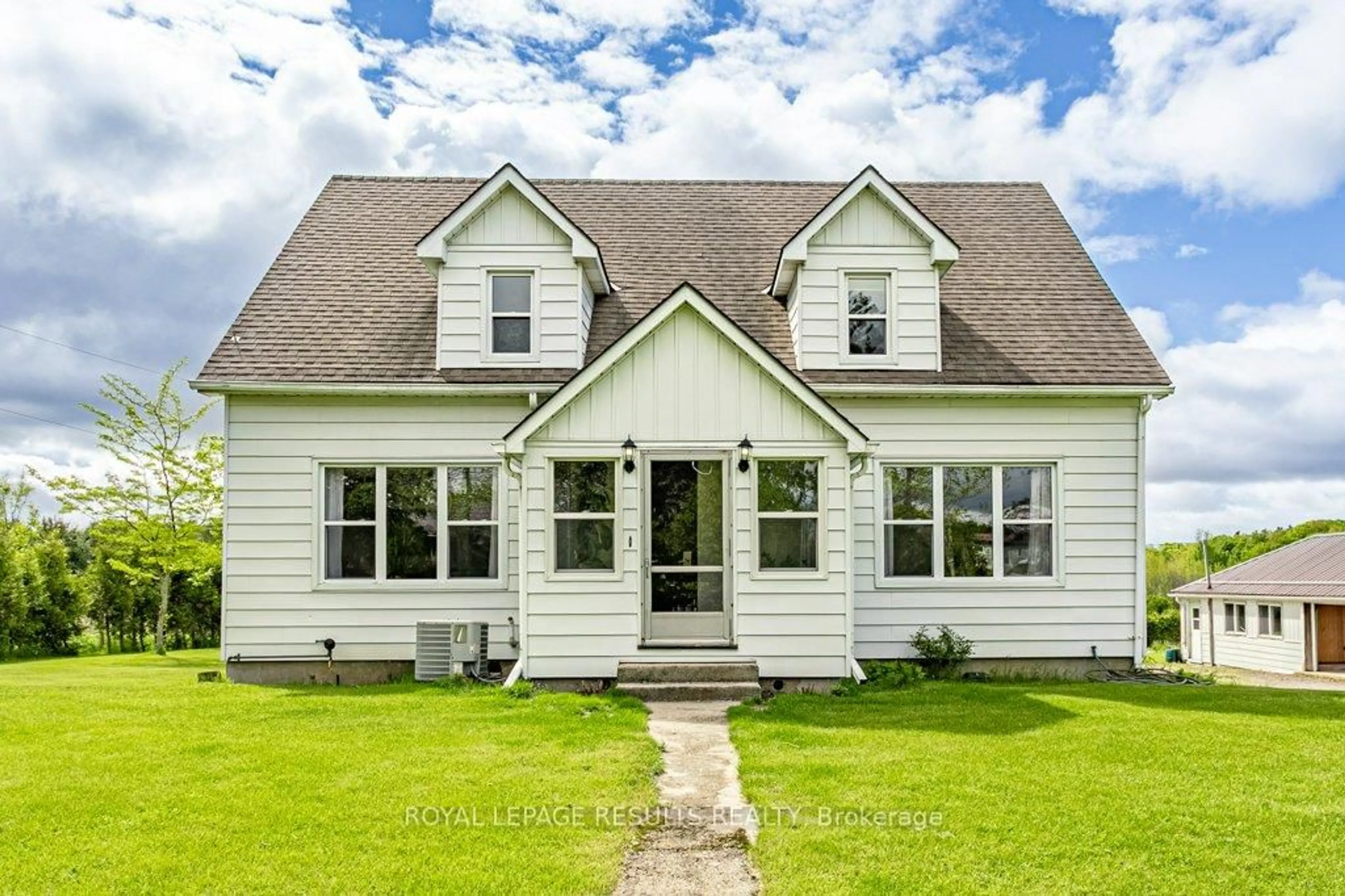 Home with vinyl exterior material, street for 622 Norfolk County Rd 60 Rd, Norfolk Ontario N0E 1X0