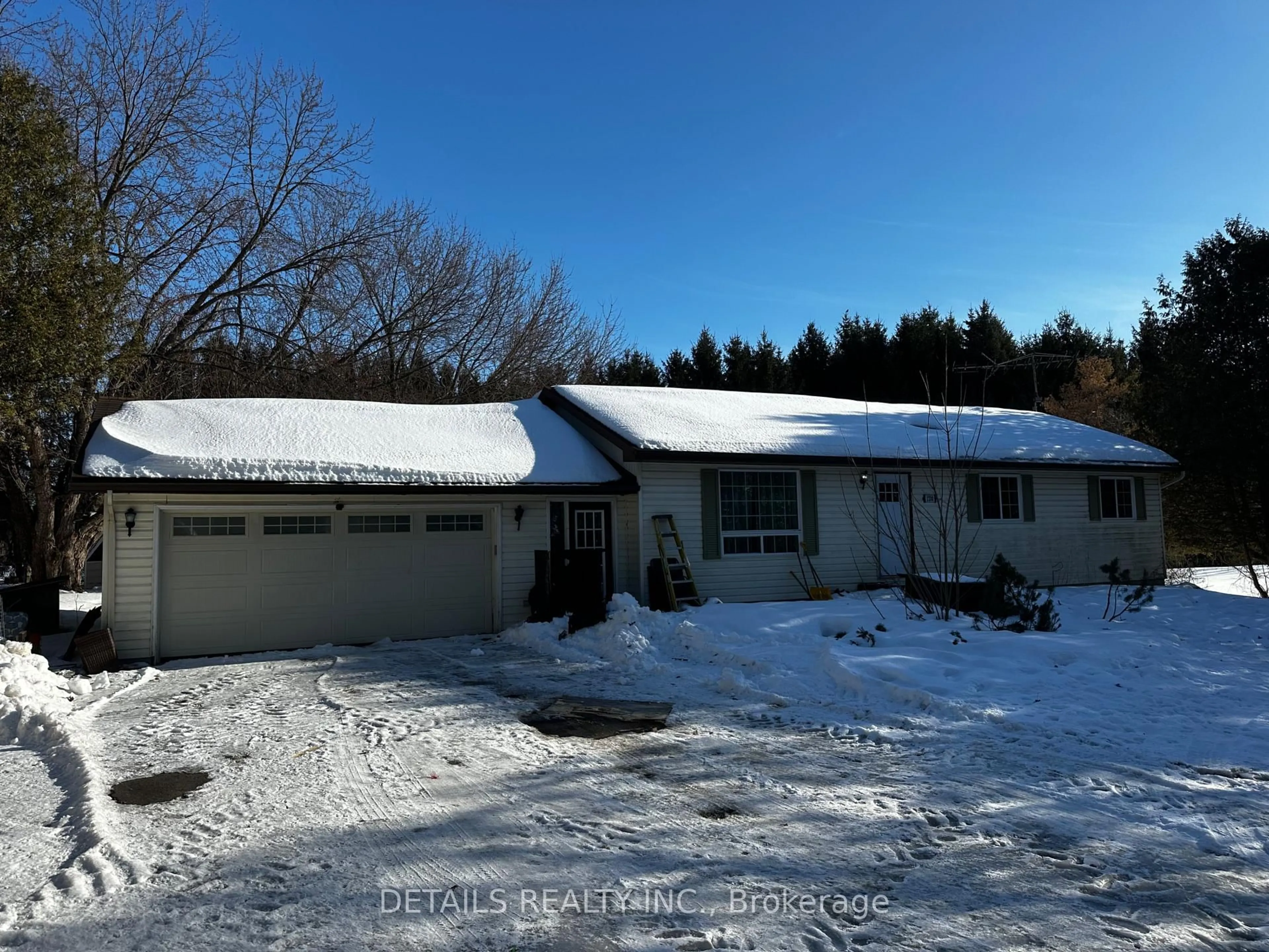 A pic from outside/outdoor area/front of a property/back of a property/a pic from drone, unknown for 2208 Fitzroy St, Fitzroy Harbour Ontario K0A 1X0