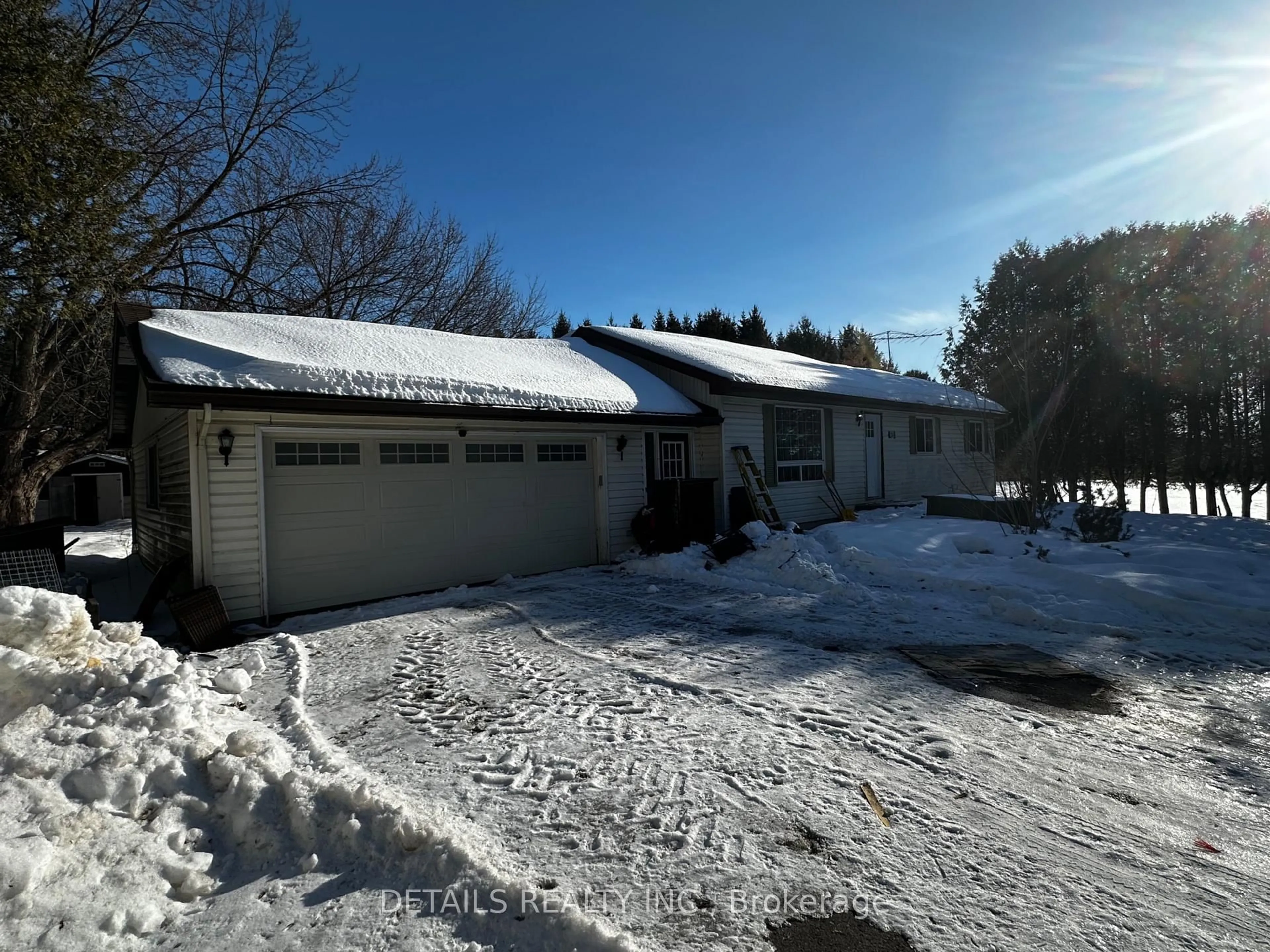 A pic from outside/outdoor area/front of a property/back of a property/a pic from drone, street for 2208 Fitzroy St, Fitzroy Harbour Ontario K0A 1X0