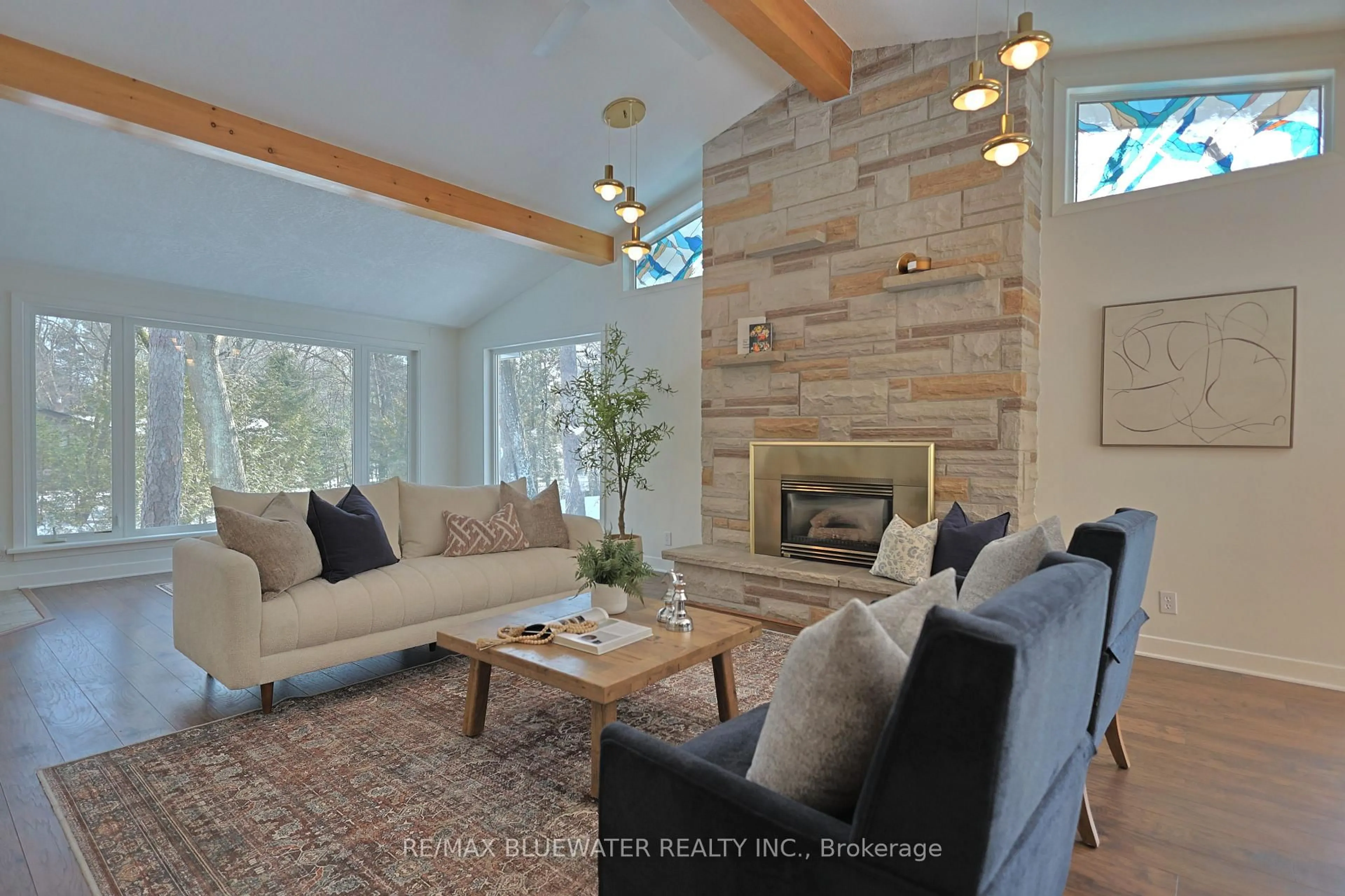 Living room with furniture, unknown for 10300 Pines Pkwy, Lambton Shores Ontario N0M 1T0