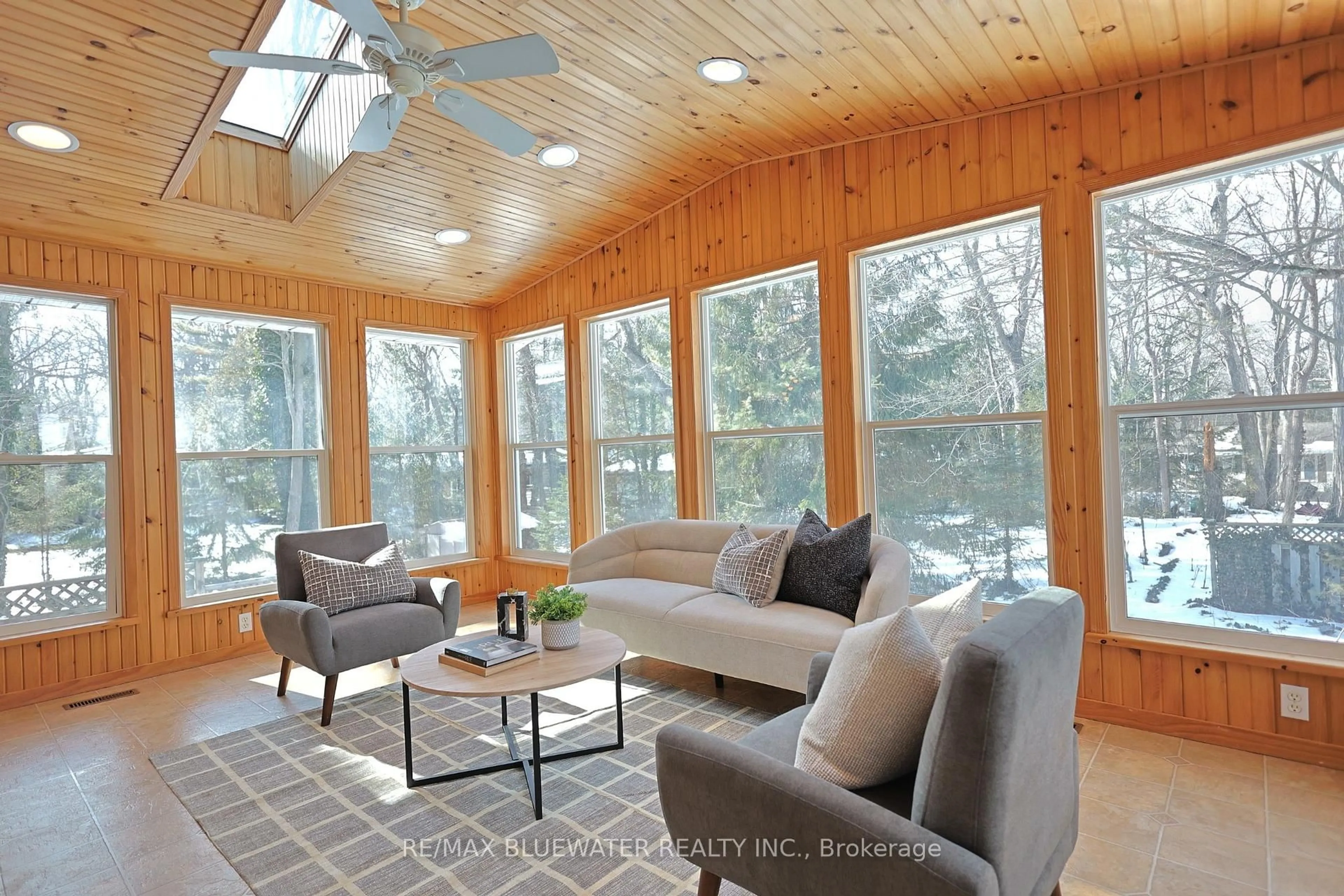 Living room with furniture, unknown for 10300 Pines Pkwy, Lambton Shores Ontario N0M 1T0