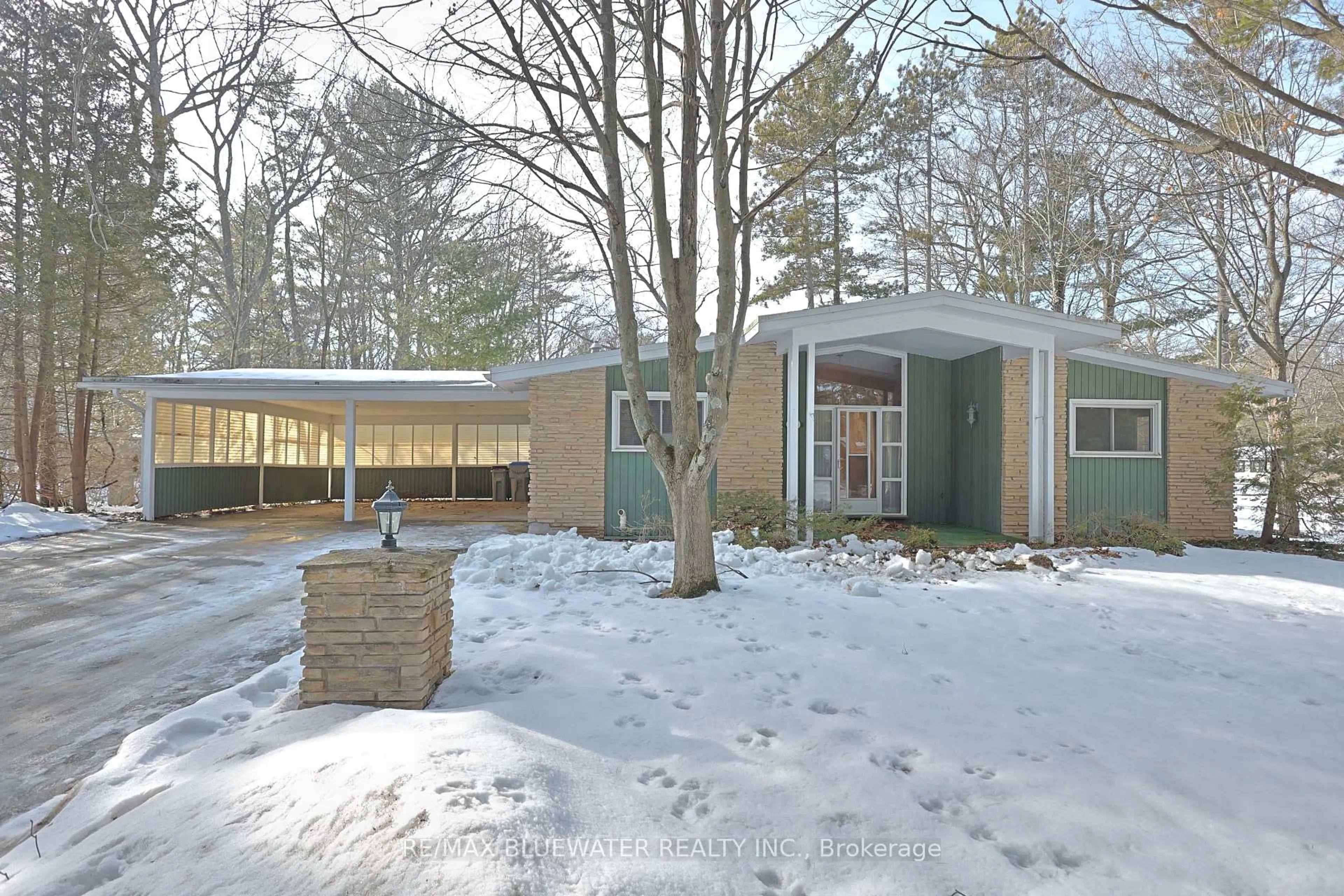 Unknown for 10318 Riverside Dr, Lambton Shores Ontario N0M 1T0