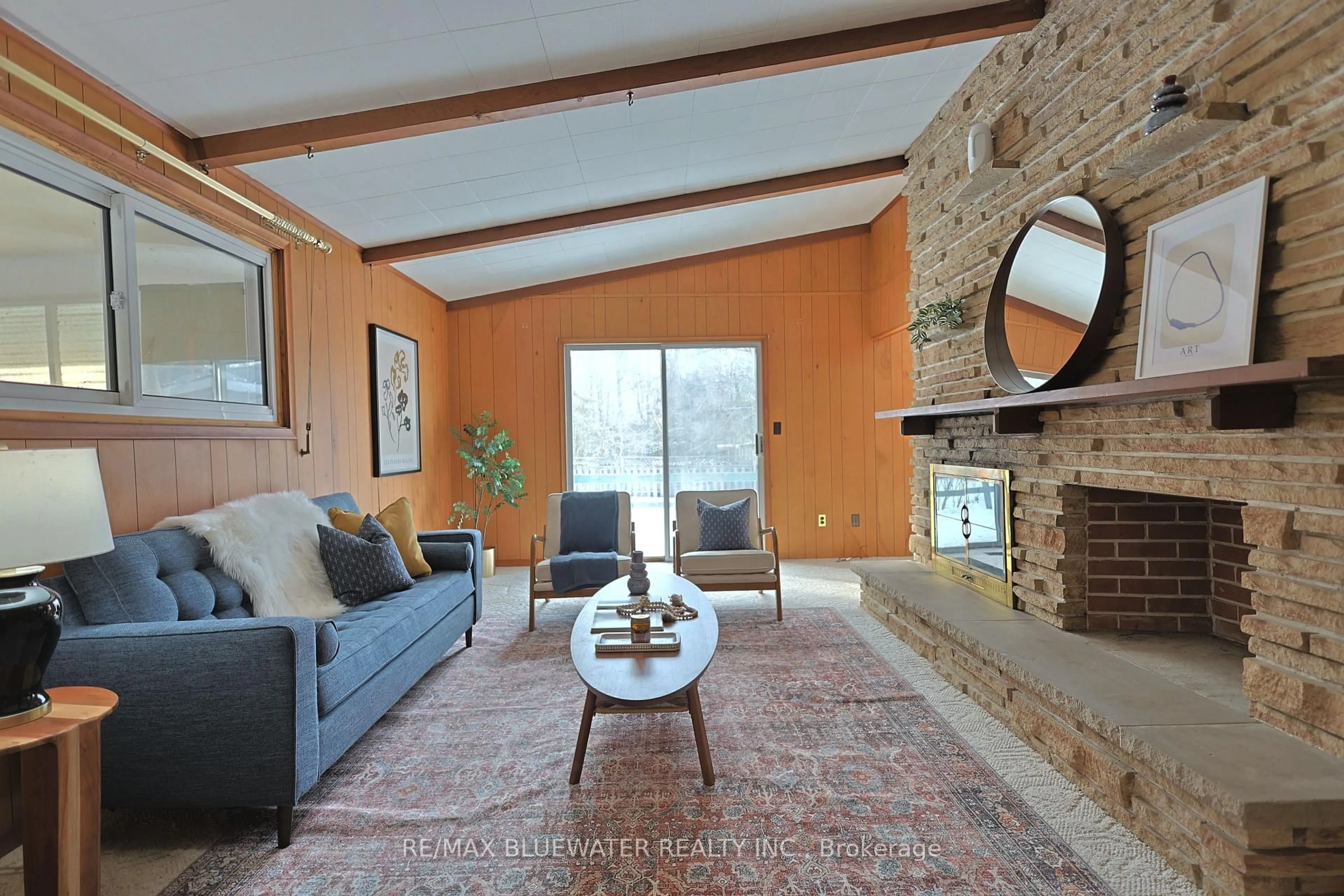 Living room with furniture, unknown for 10318 Riverside Dr, Lambton Shores Ontario N0M 1T0