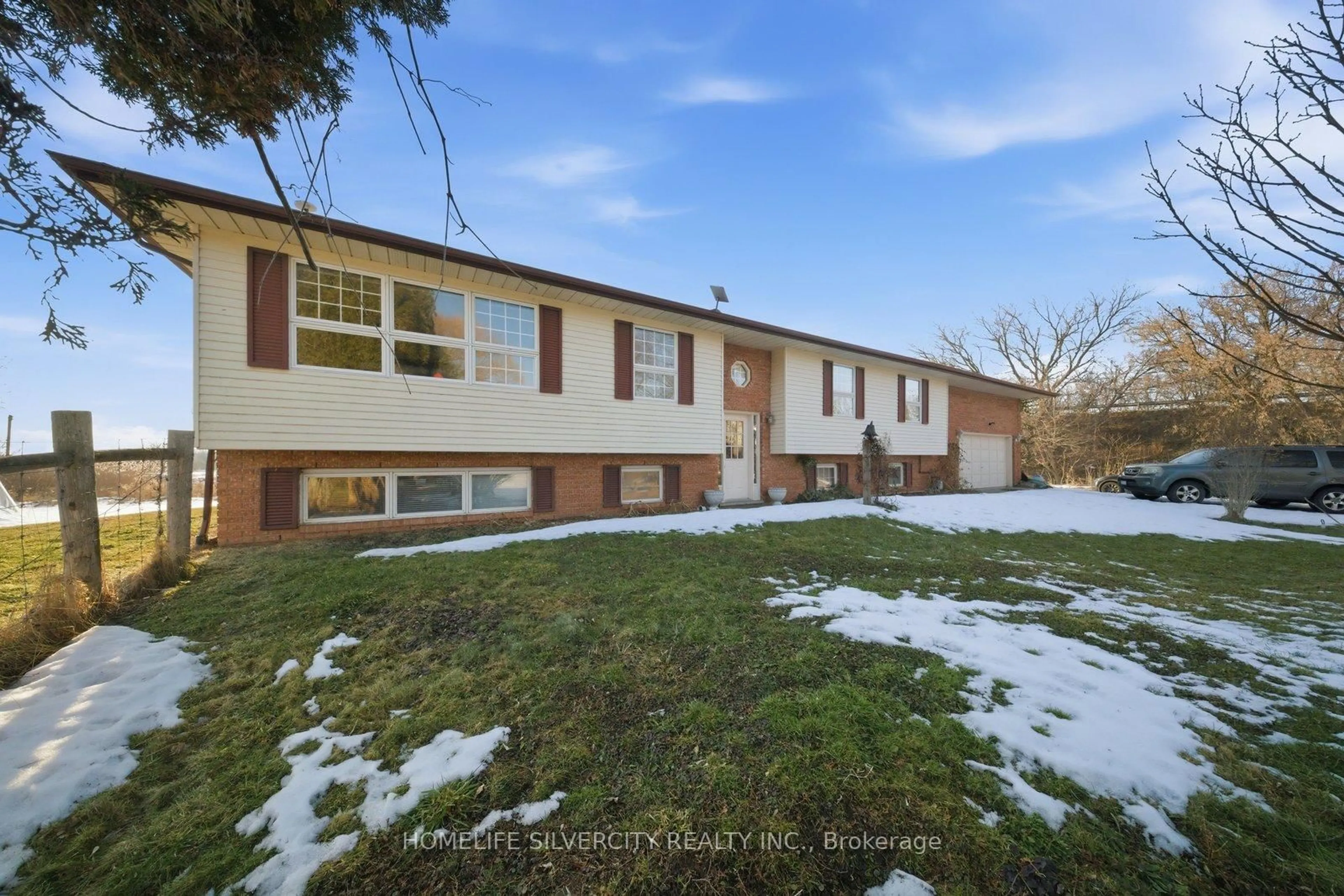 A pic from outside/outdoor area/front of a property/back of a property/a pic from drone, unknown for 4662 Governors Rd, Hamilton Ontario L0R 1T0