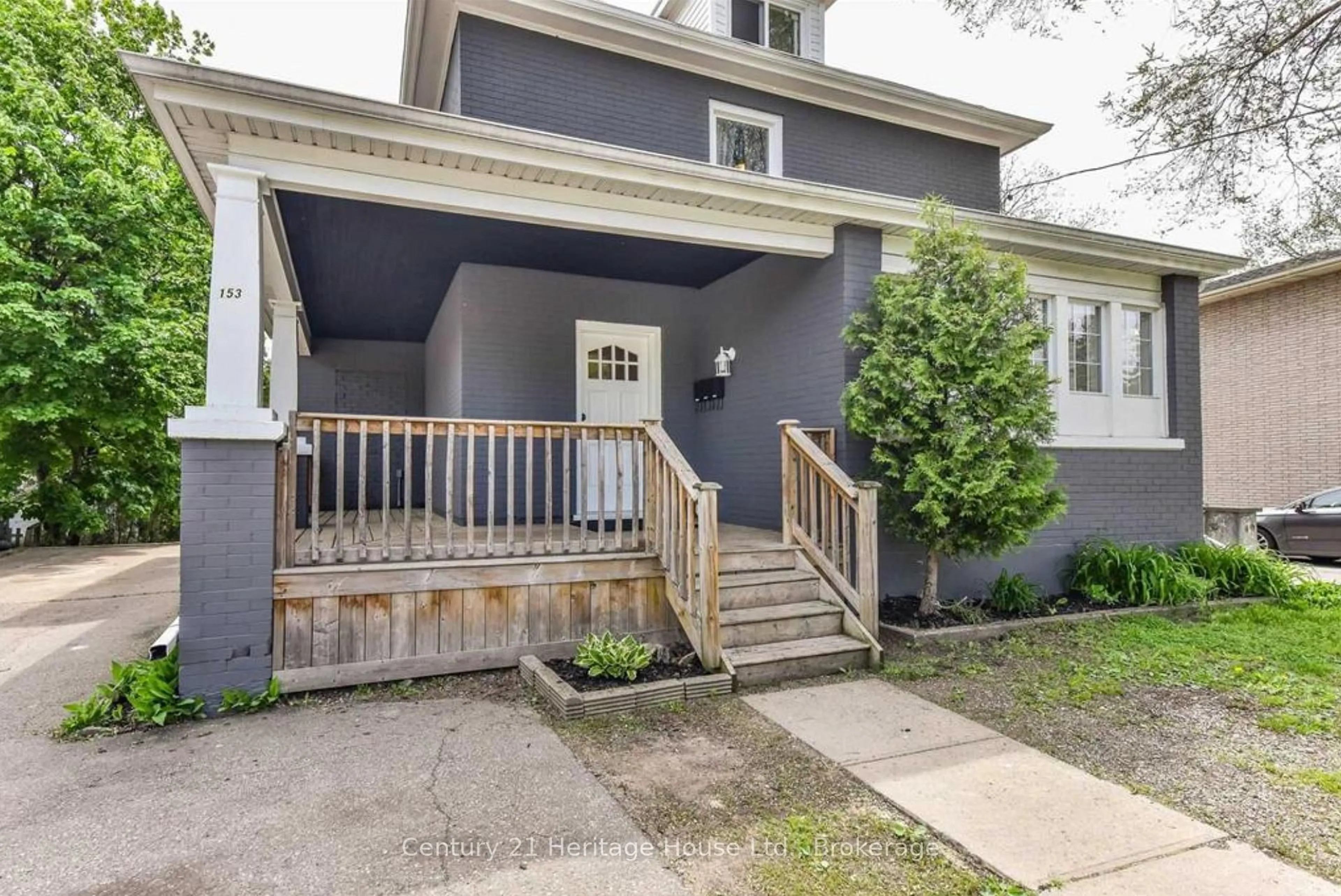 Unknown for 153 ST ANDREWS St, Cambridge Ontario N1S 1N2