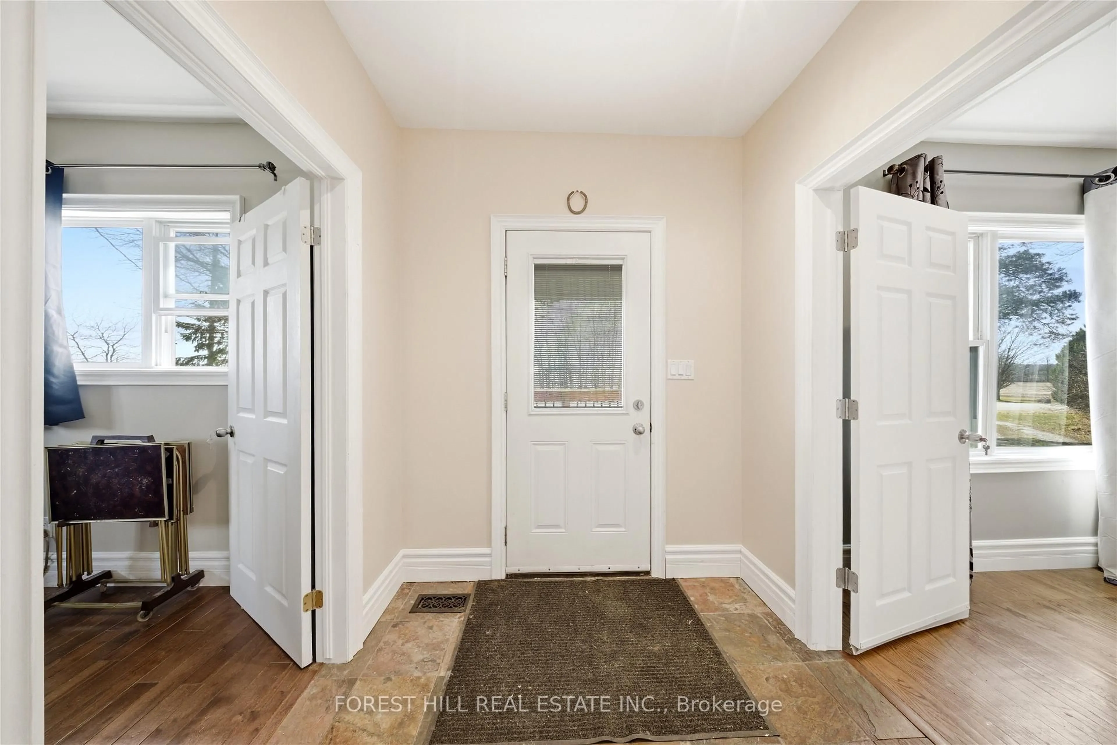 Indoor entryway for 1083 Indiana Rd, Haldimand Ontario N0A 1C0