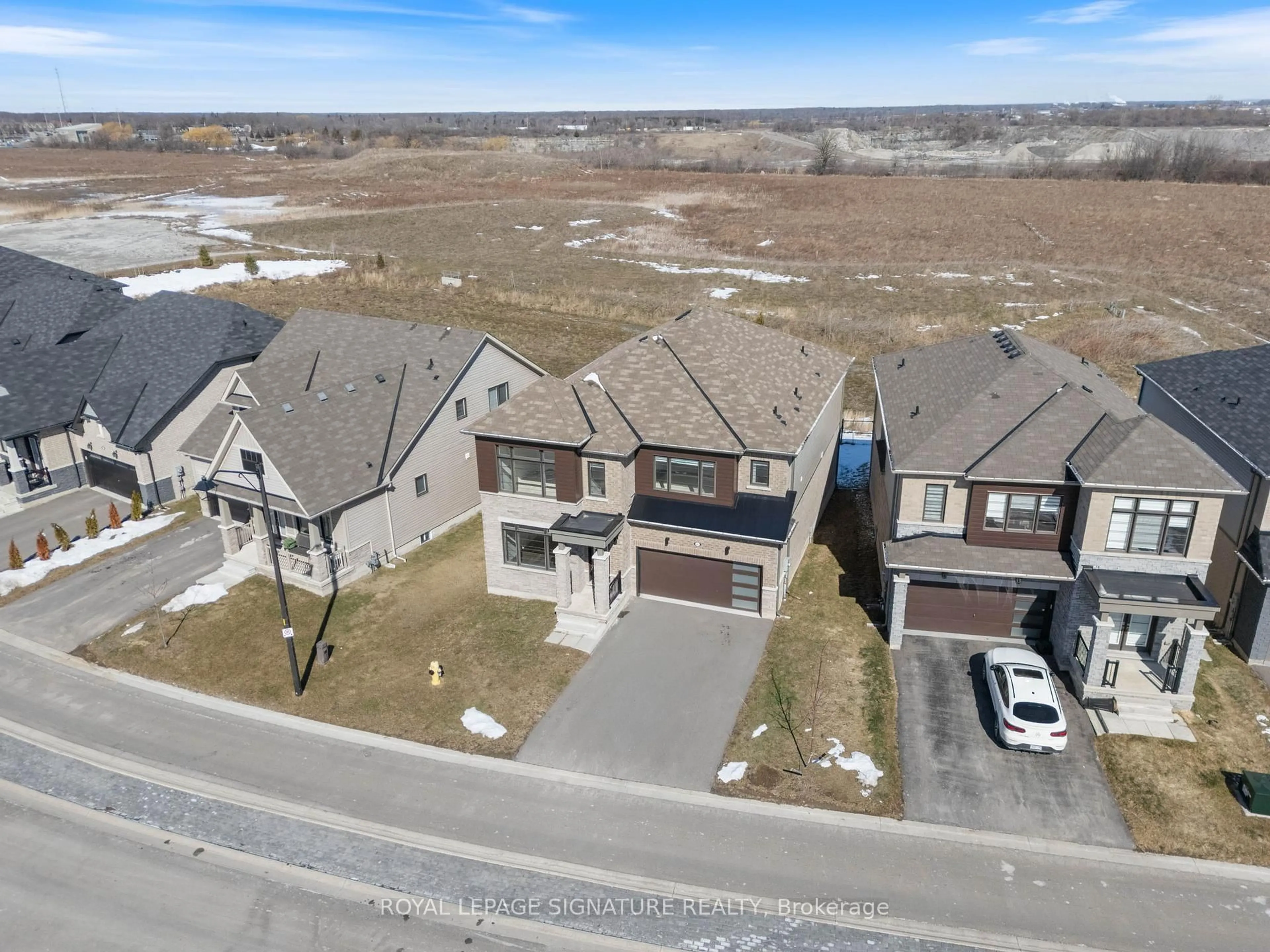 A pic from outside/outdoor area/front of a property/back of a property/a pic from drone, street for 153 David St, Haldimand Ontario N0A 1H0