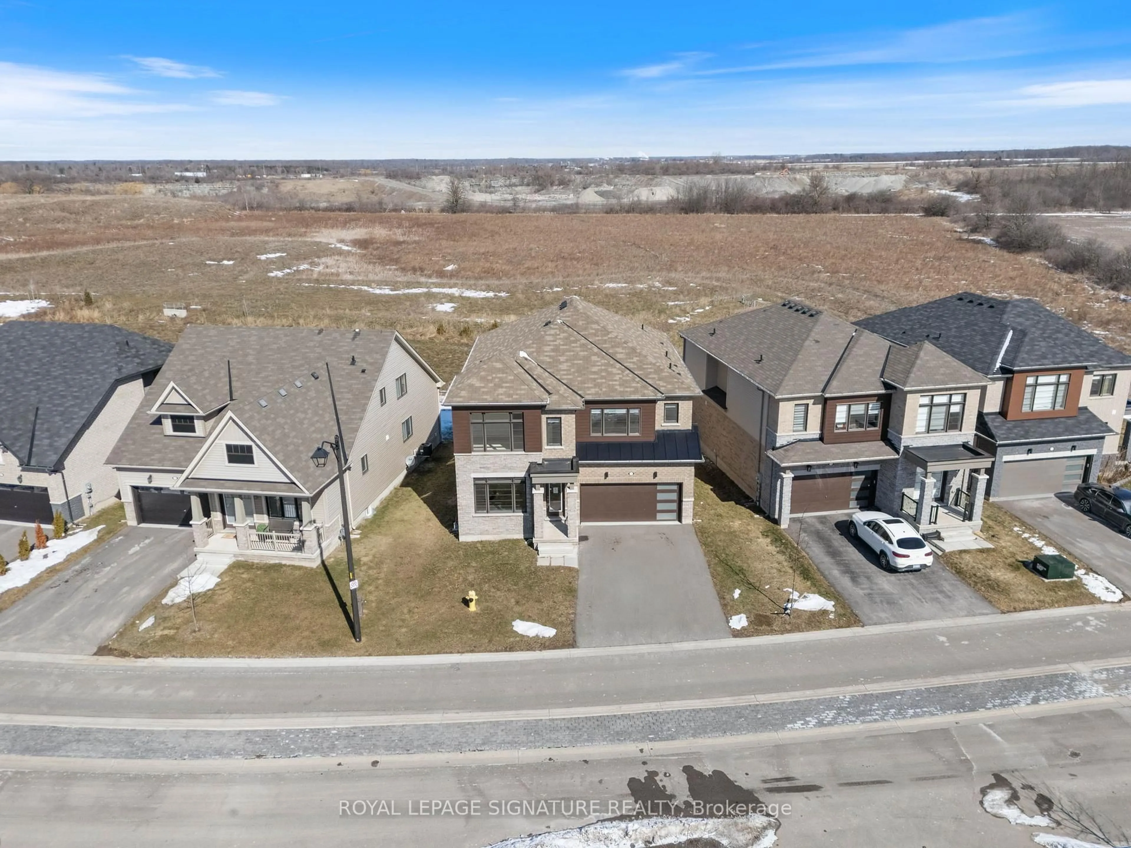 A pic from outside/outdoor area/front of a property/back of a property/a pic from drone, street for 153 David St, Haldimand Ontario N0A 1H0