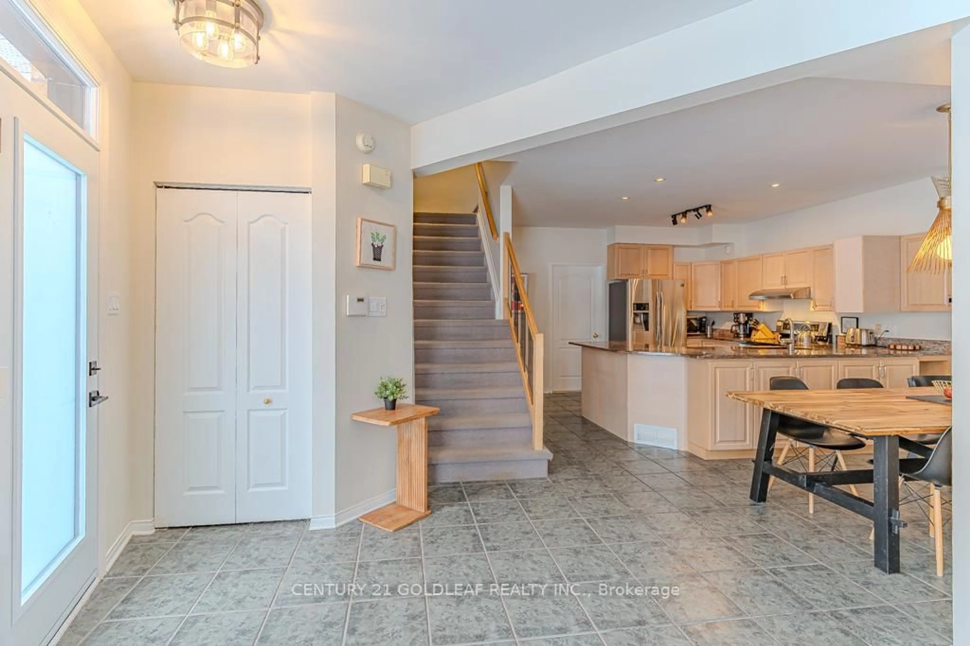 Unknown for 1075 North River Rd, Ottawa Ontario K1K 3V9