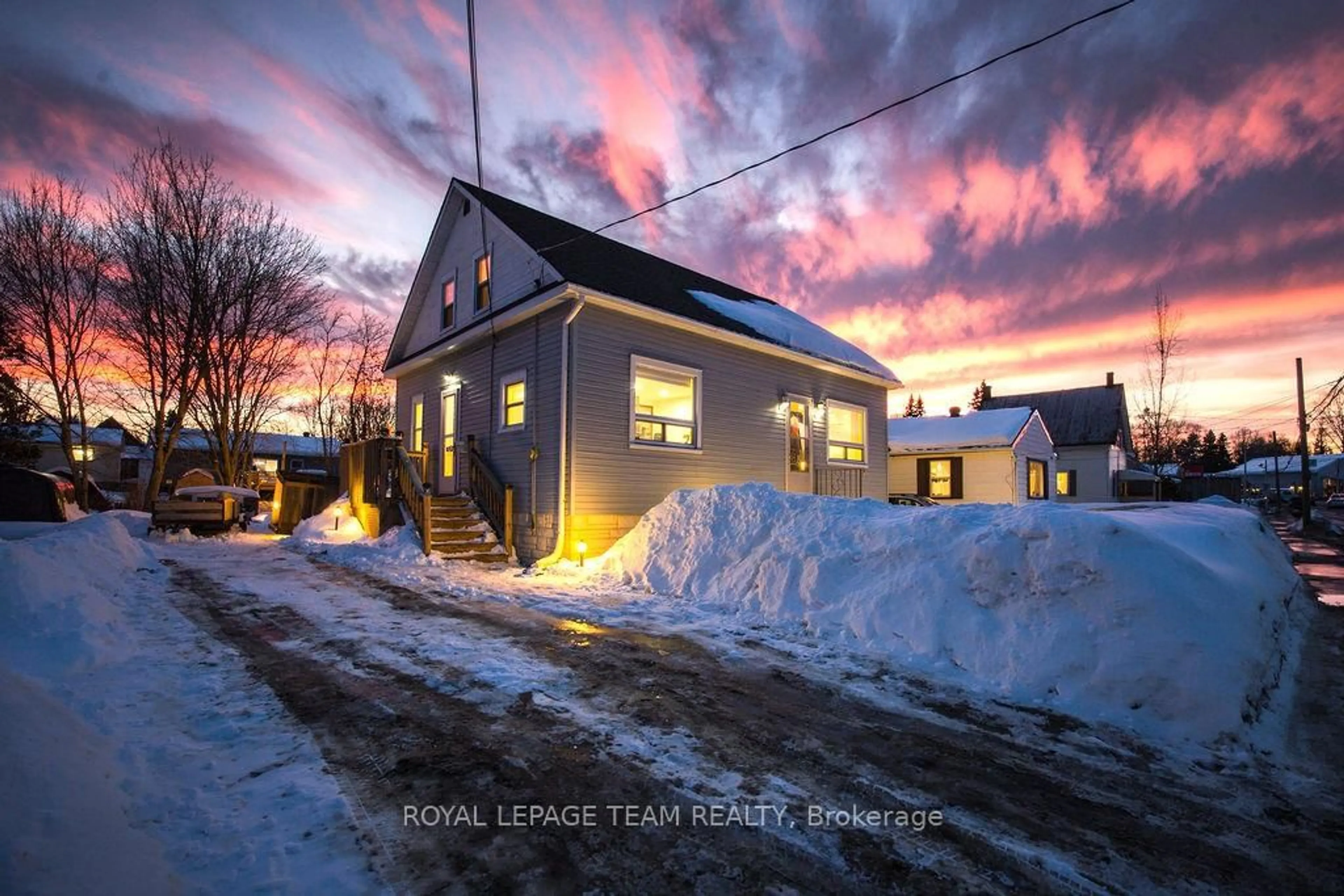 Unknown for 1120 Pembroke St, Pembroke Ontario K8A 5R5