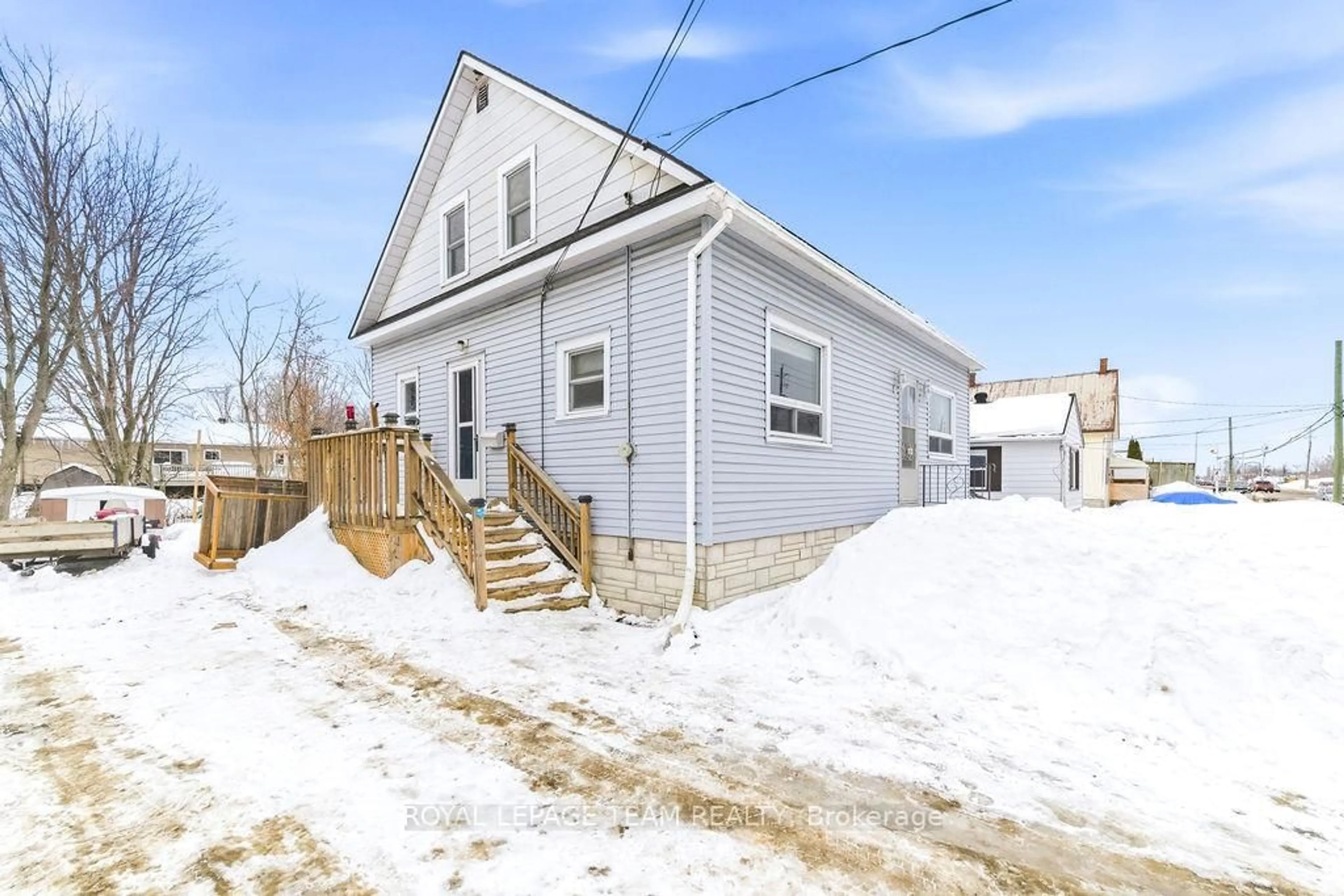 Unknown for 1120 Pembroke St, Pembroke Ontario K8A 5R5