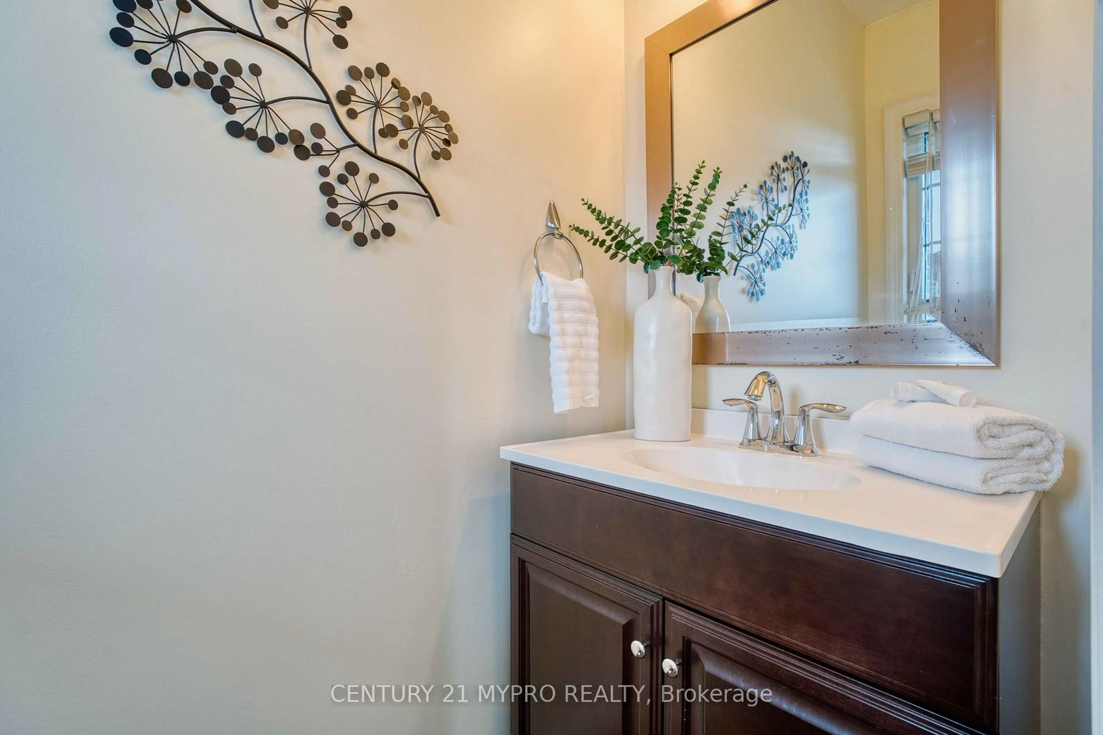 Contemporary bathroom, ceramic/tile floor for 1094 Oakcrossing Rd, London North Ontario N6H 0E9