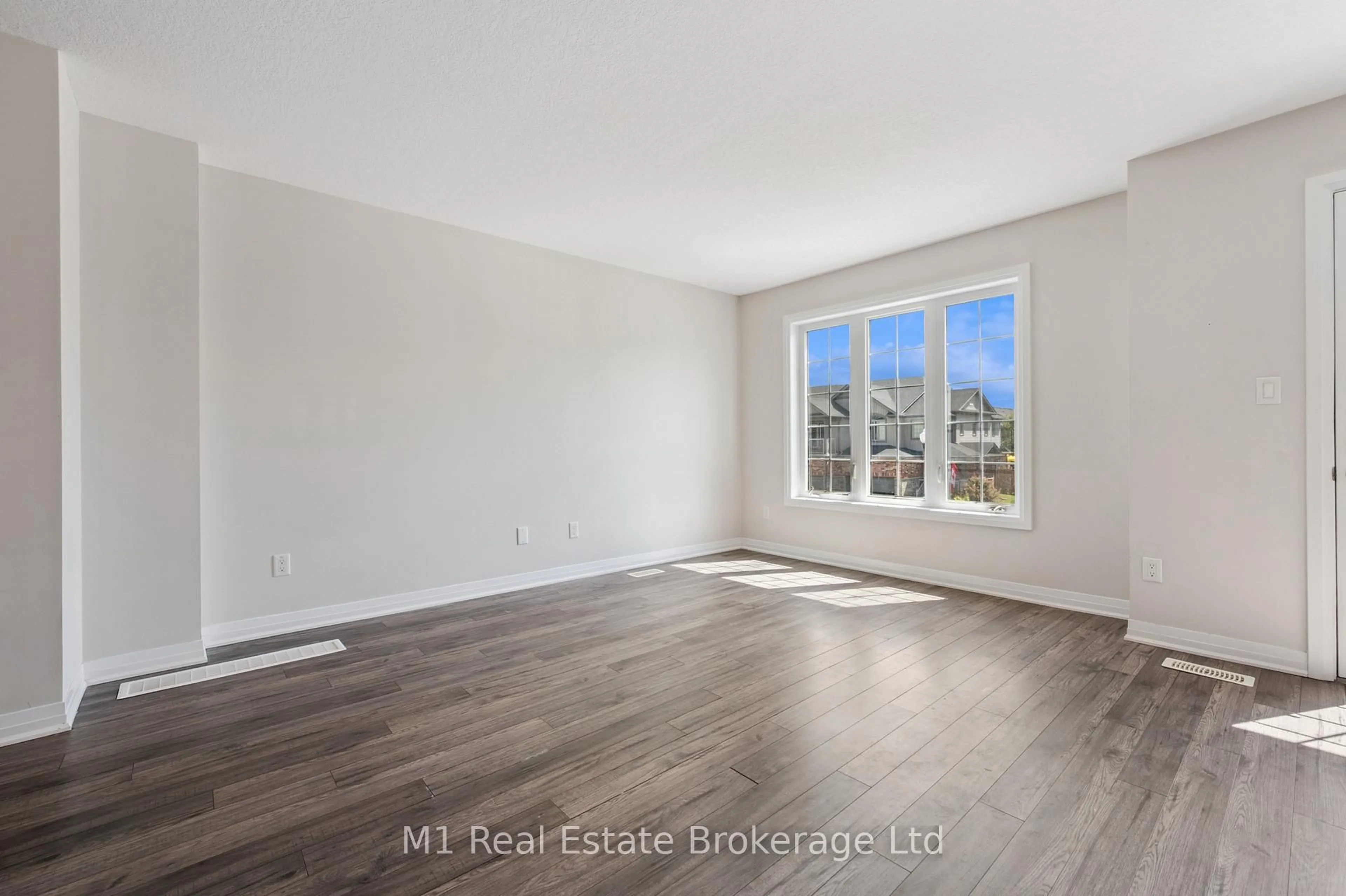 A pic of a room for 13 Meadowridge St, Kitchener Ontario N2P 0H2