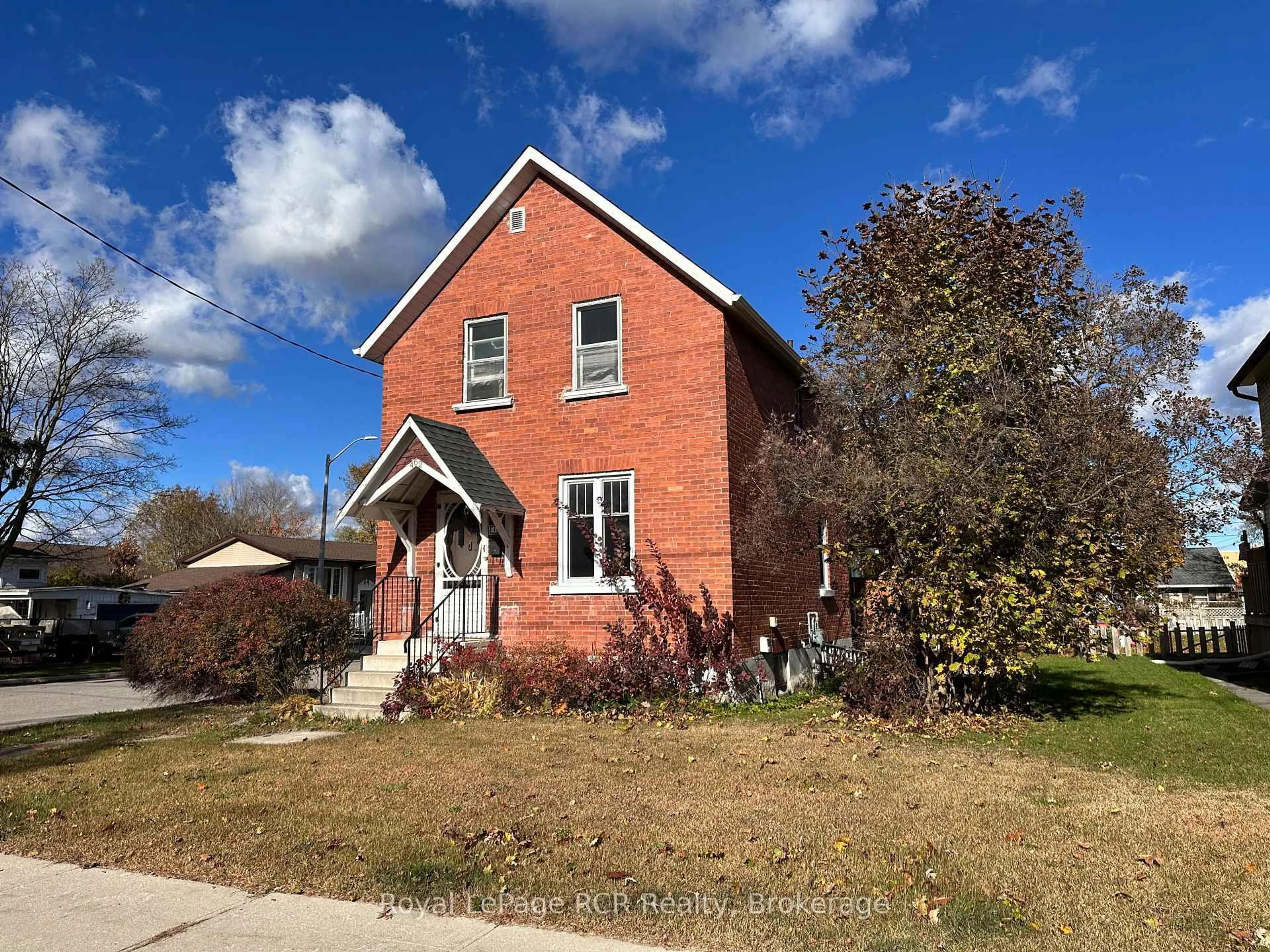 Home with brick exterior material, street for 462 12th St, Hanover Ontario N4N 1V9