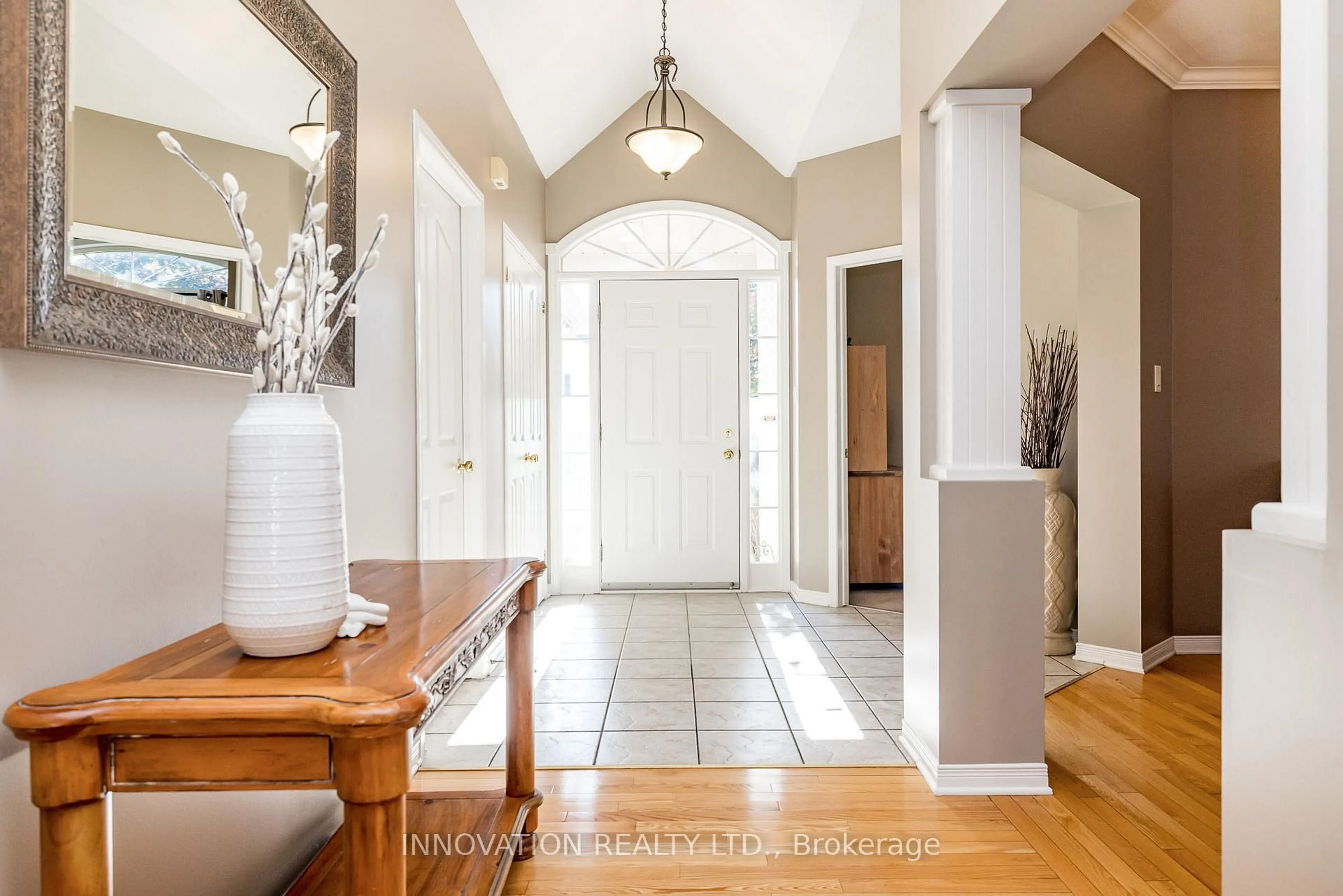 Indoor entryway for 25 Kyle Ave, Stittsville Ontario K2S 1G9