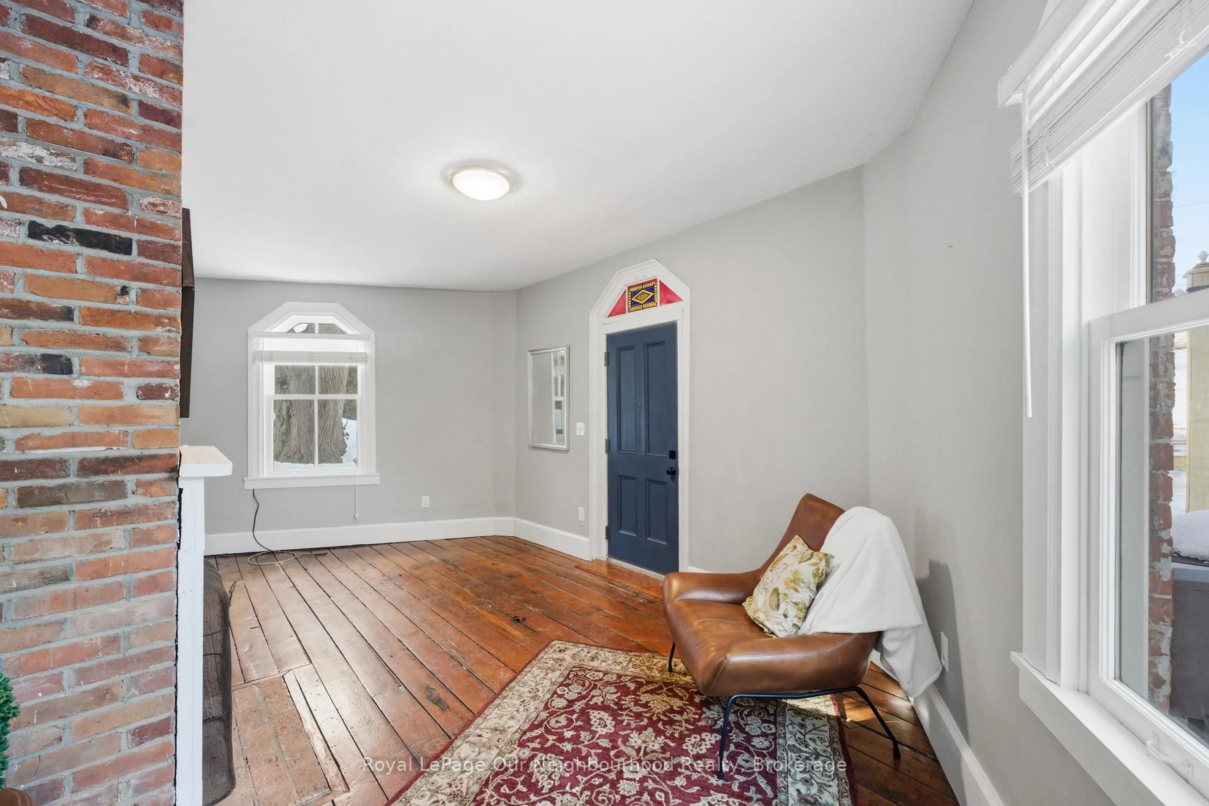 Indoor entryway for 45 Bruton St, Port Hope Ontario L1A 1V1
