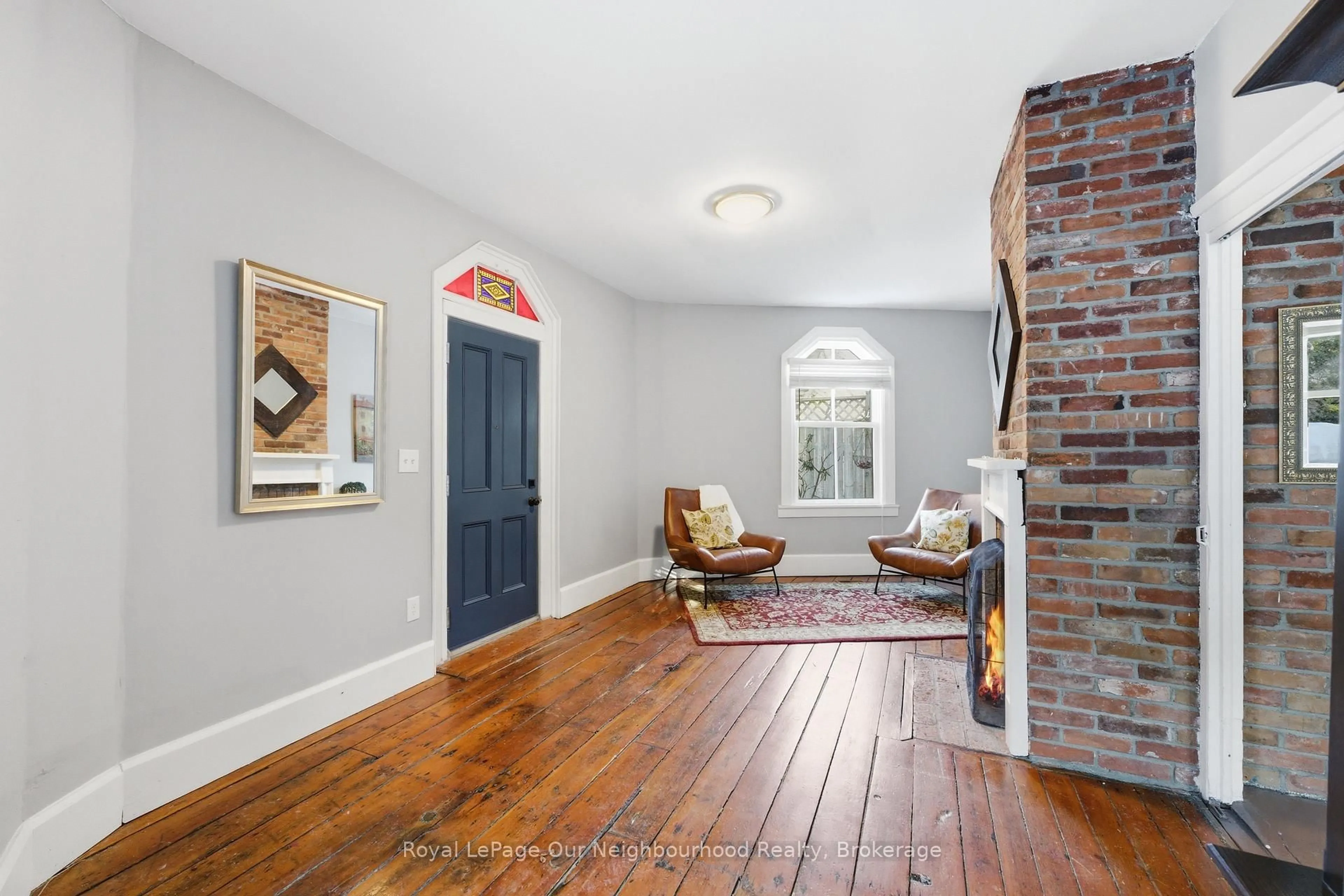 Indoor entryway for 45 Bruton St, Port Hope Ontario L1A 1V1