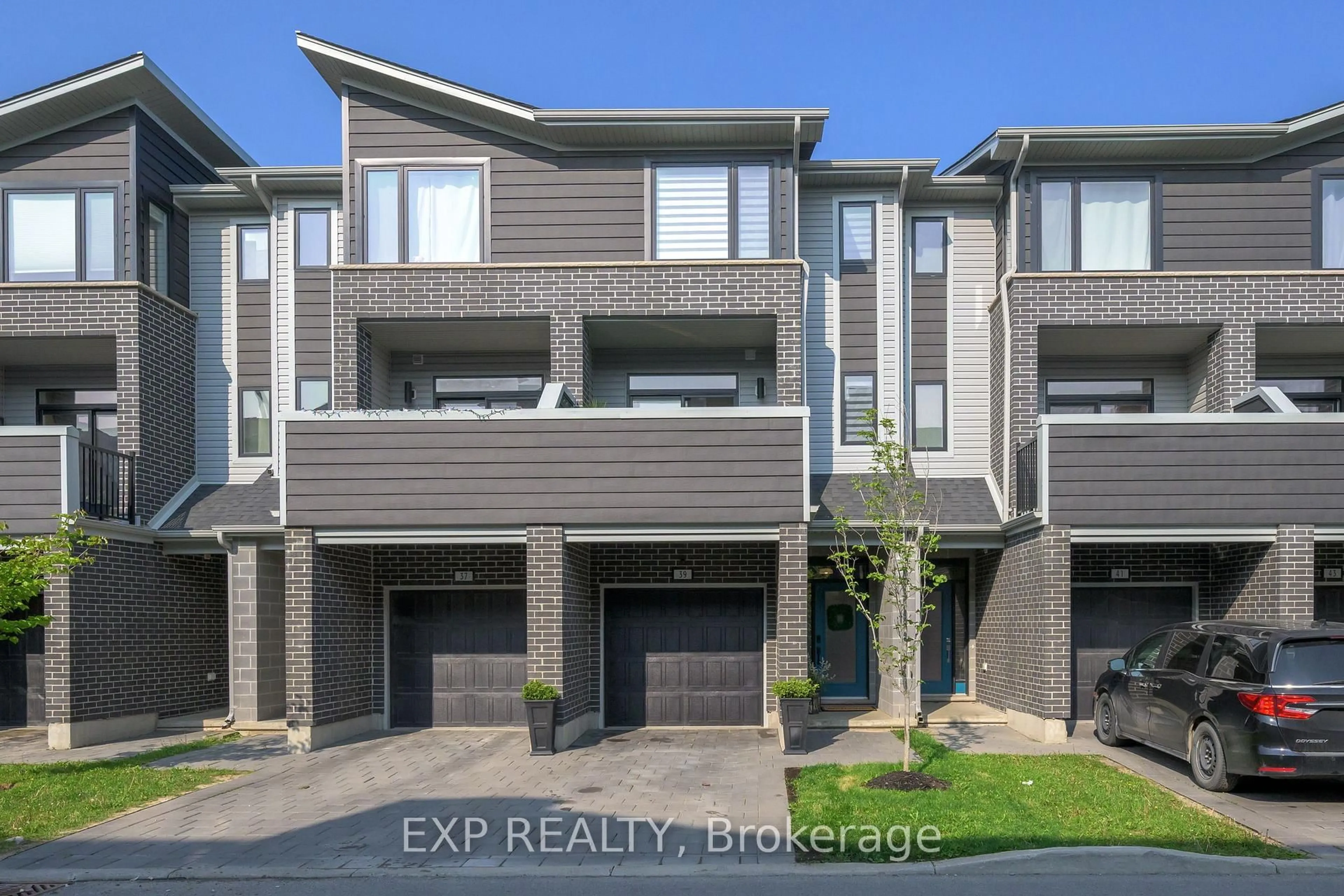 A pic from outside/outdoor area/front of a property/back of a property/a pic from drone, unknown for 177 Edgevalley Rd #39, London East Ontario N5V 0C5