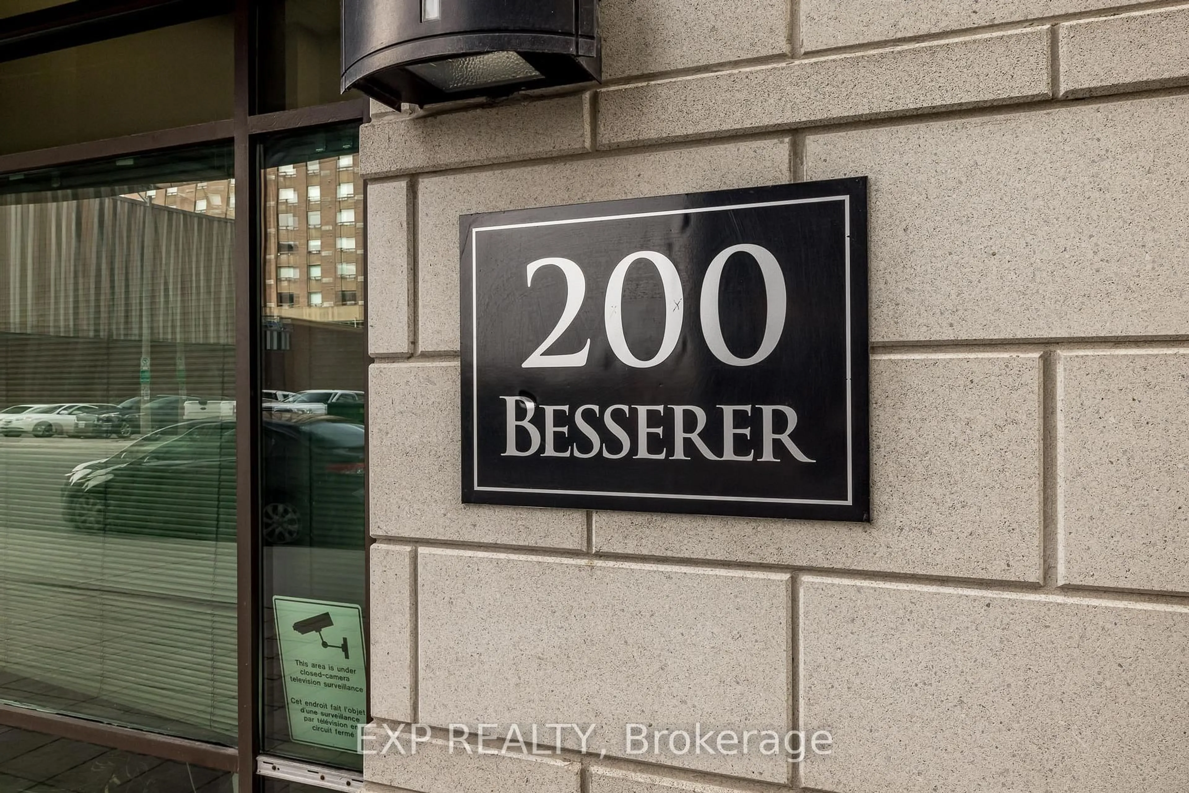 Indoor foyer for 200 Besserer St #1111, Ottawa Ontario K1N 0A7