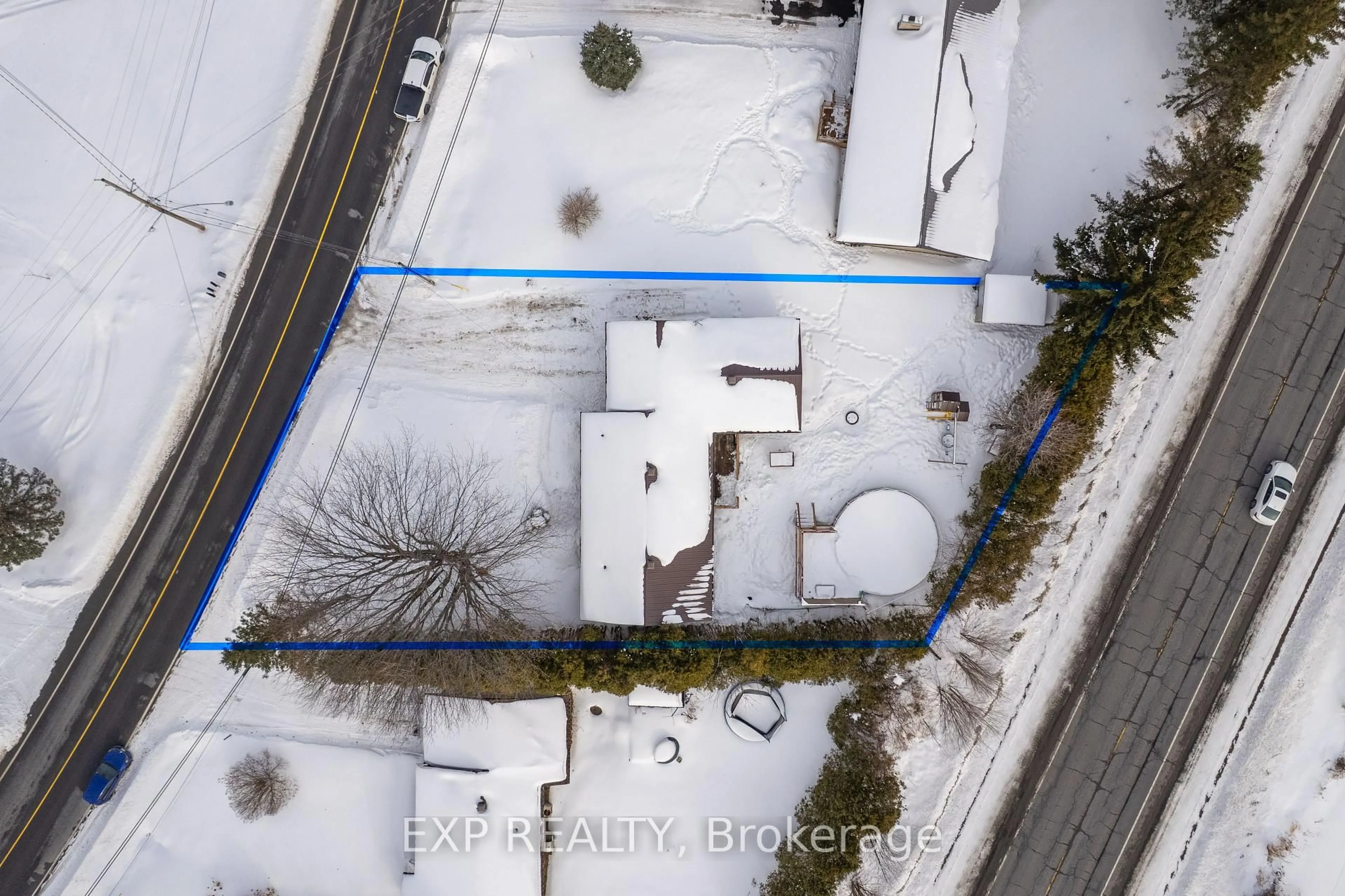 A pic from outside/outdoor area/front of a property/back of a property/a pic from drone, building for 3532 PRINCIPALE St, Alfred and Plantagenet Ontario K0A 3K0