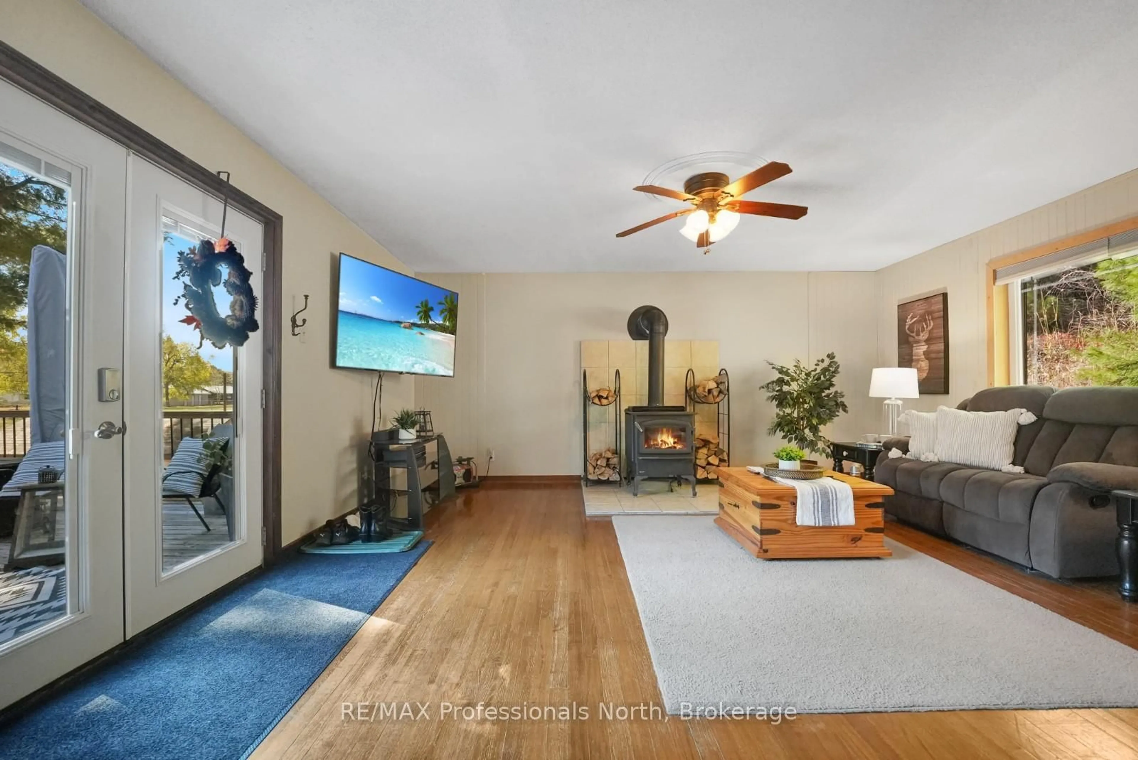Living room with furniture, unknown for 1123 Harcourt Rd, Dysart et al Ontario K0L 1X0