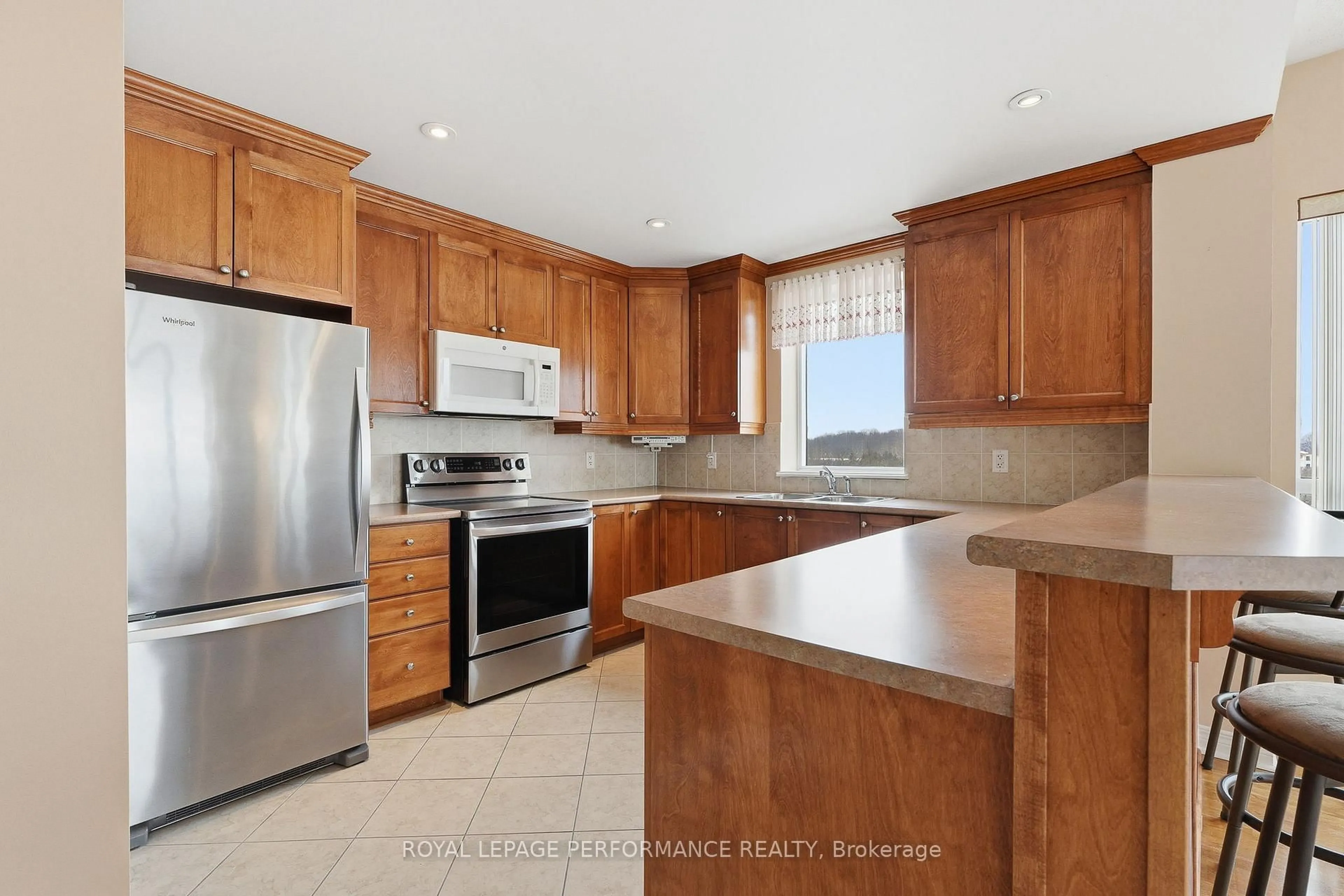 Standard kitchen, ceramic/tile floor for 955 Beauparc Private #411, Ottawa Ontario K1J 0A2